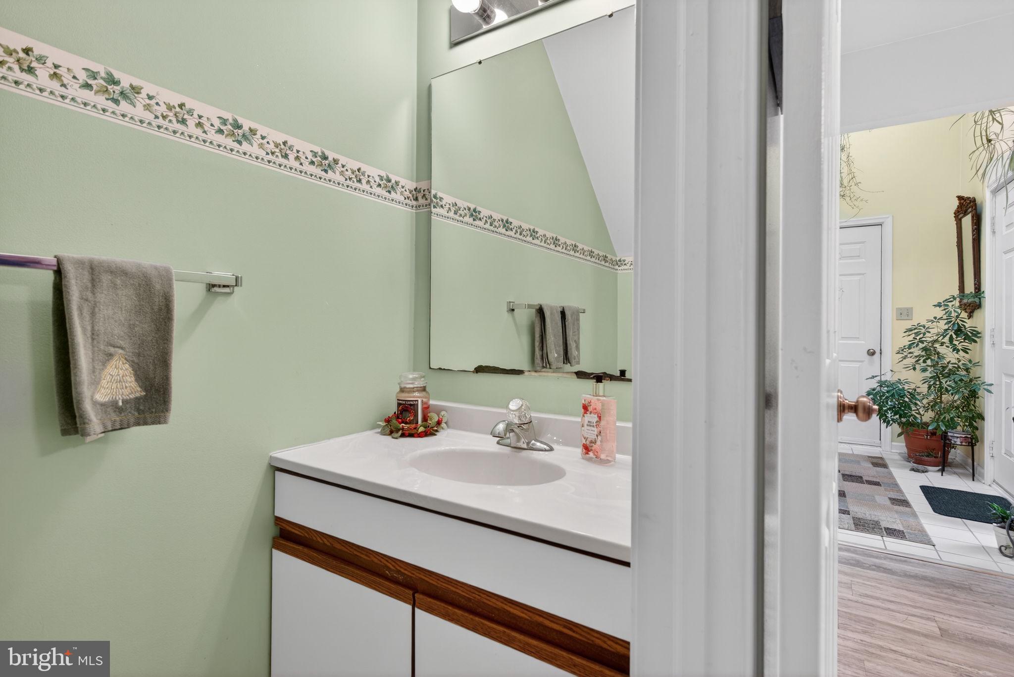 WOODS EDGE - Residential