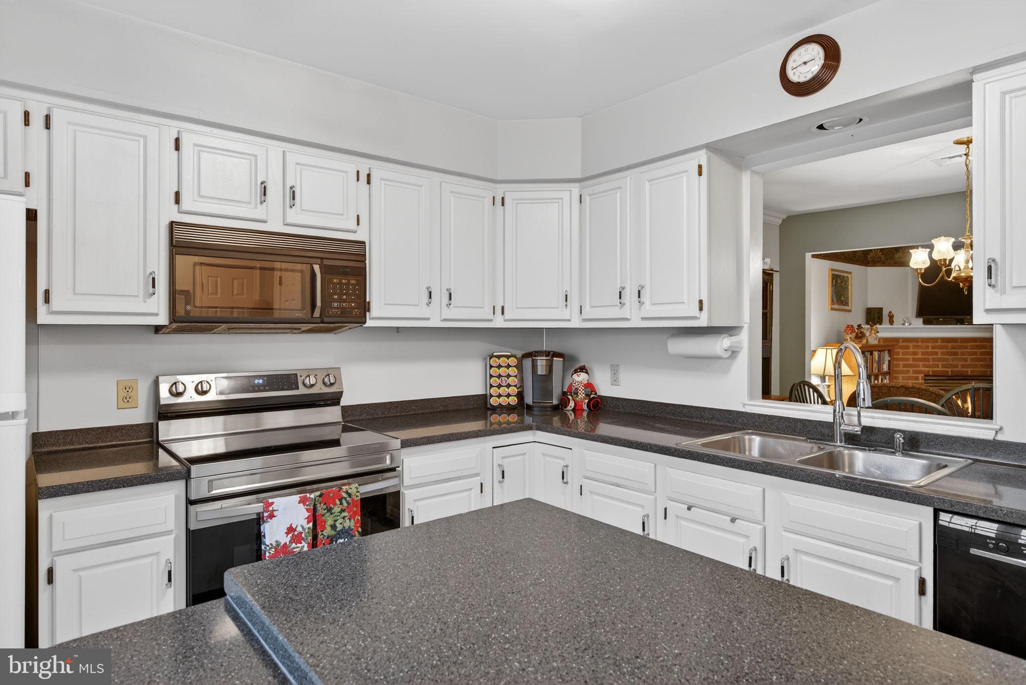 WOODS EDGE - Residential