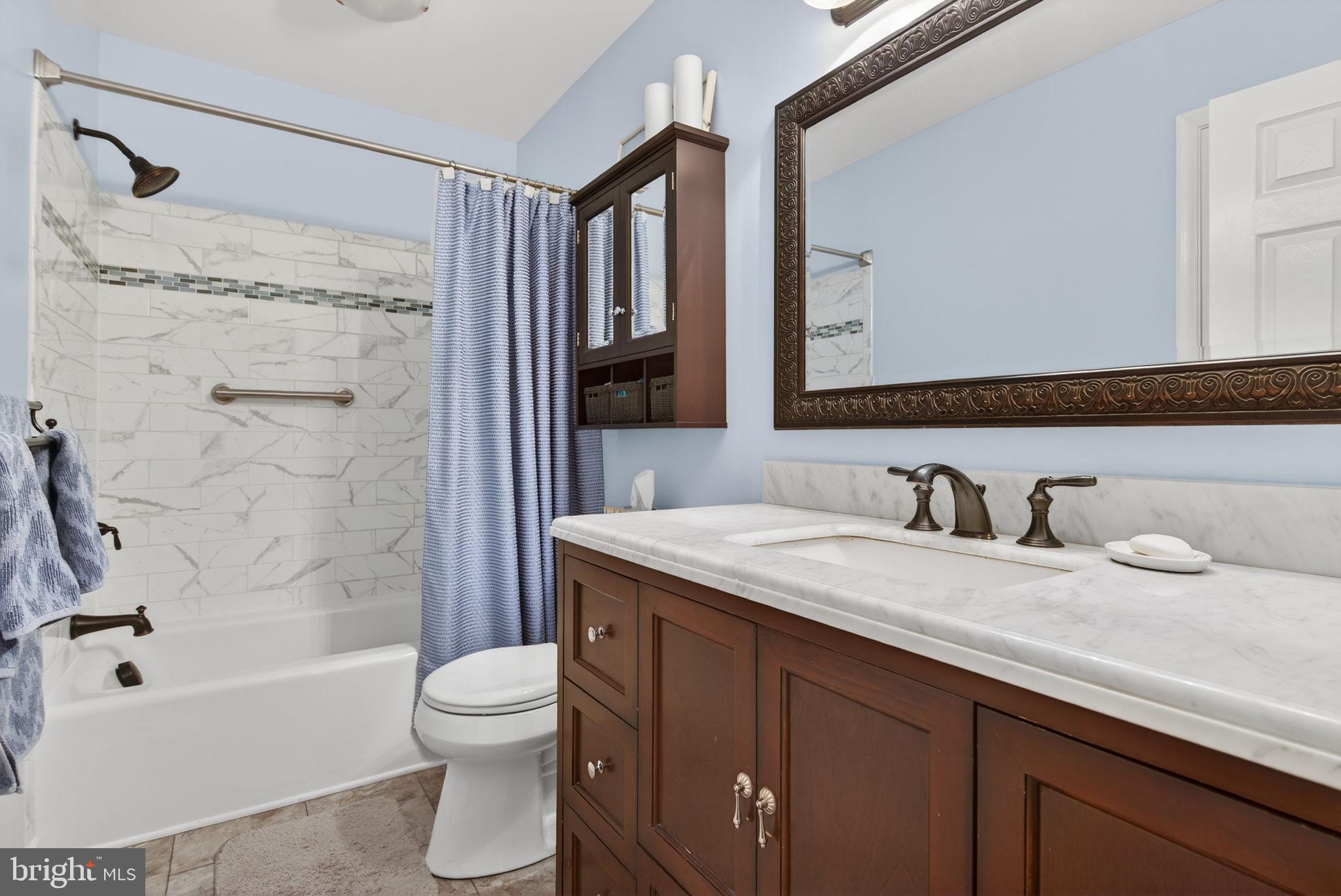 WOODS EDGE - Residential