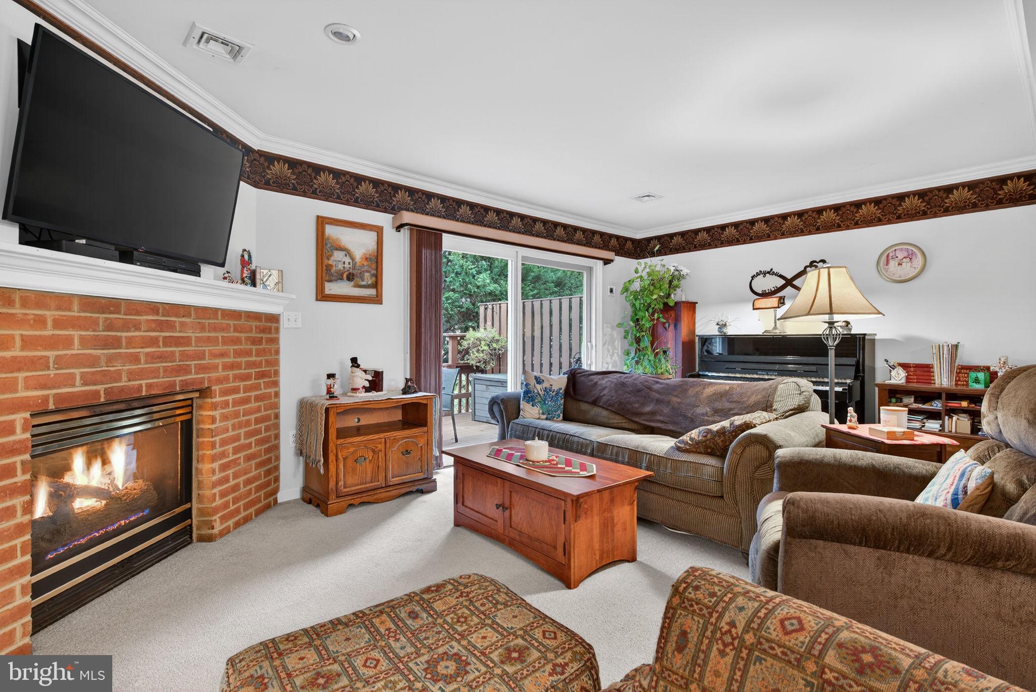 WOODS EDGE - Residential