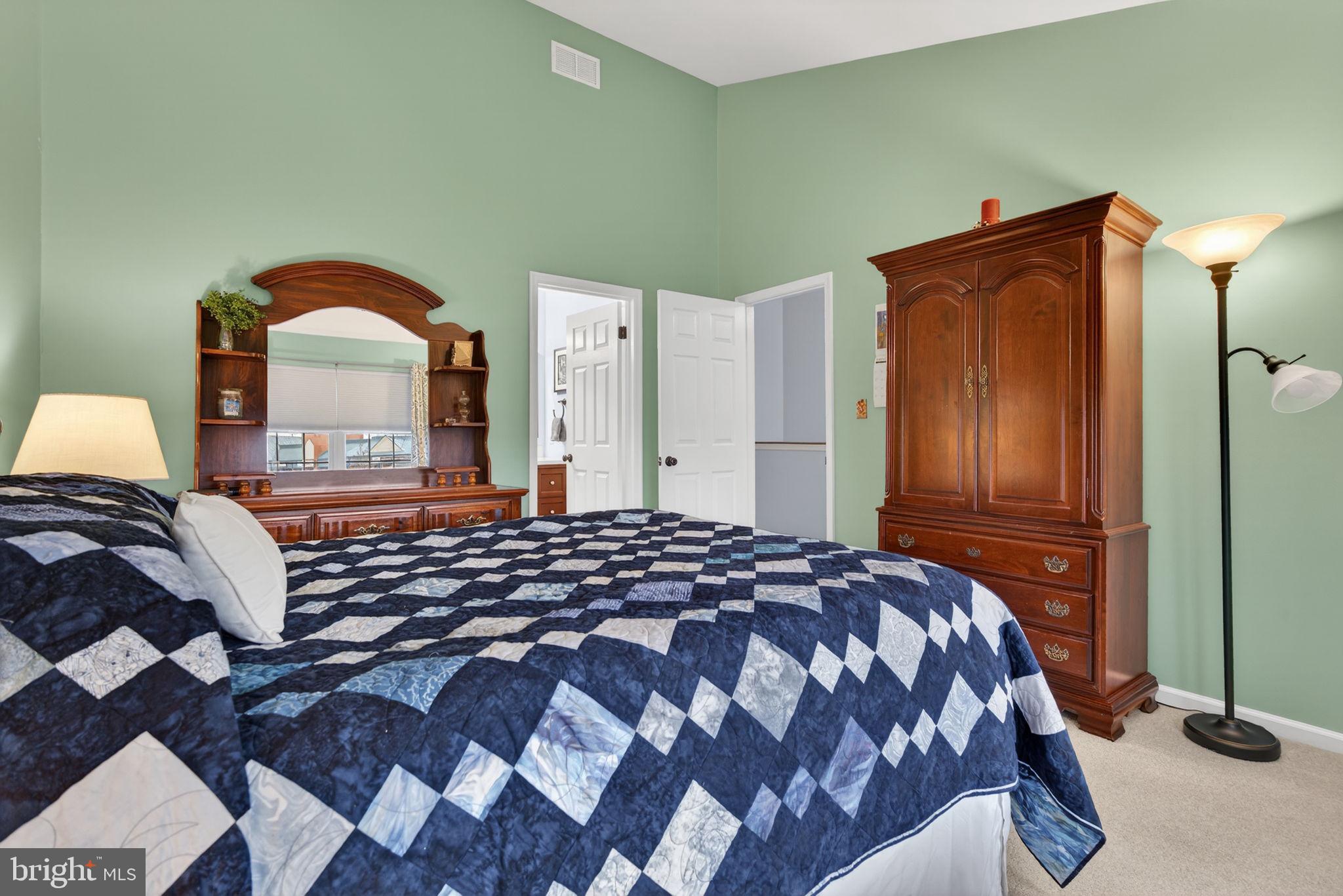 WOODS EDGE - Residential