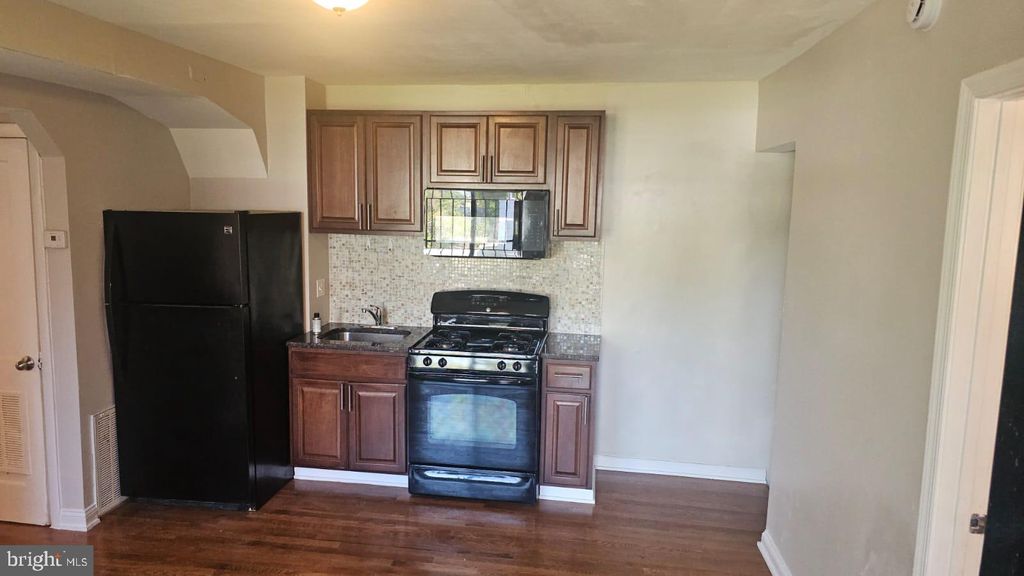 Photo of 4630 Hillside Road SE, WASHINGTON, DC 20019 (MLS # DCDC2226104)