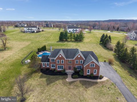 Homes For Sale - 11 Baker Way<br/> PENNINGTON, NJ 08534