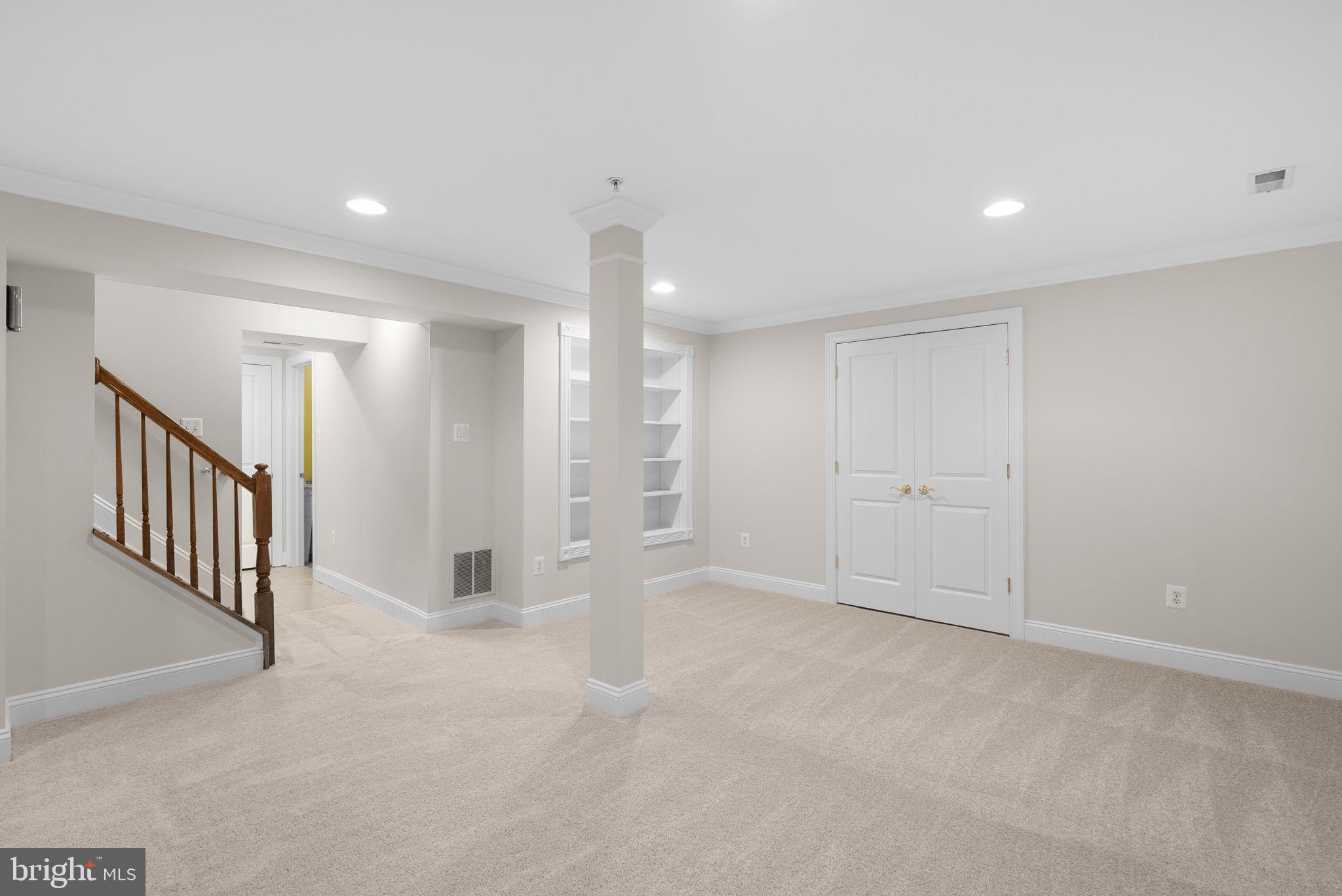 ELLICOTT HILLS - Residential