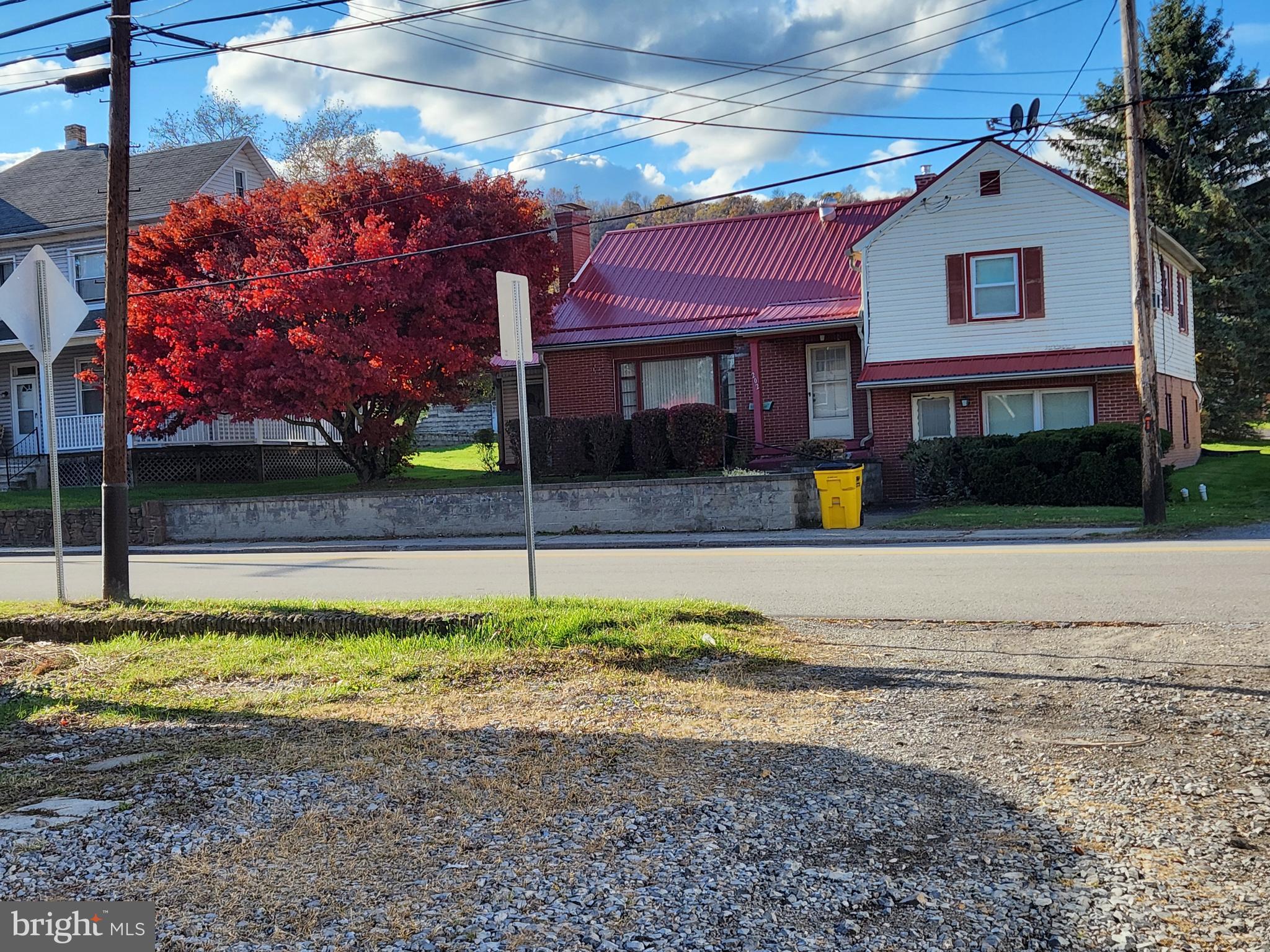 202 MAIN STREET S