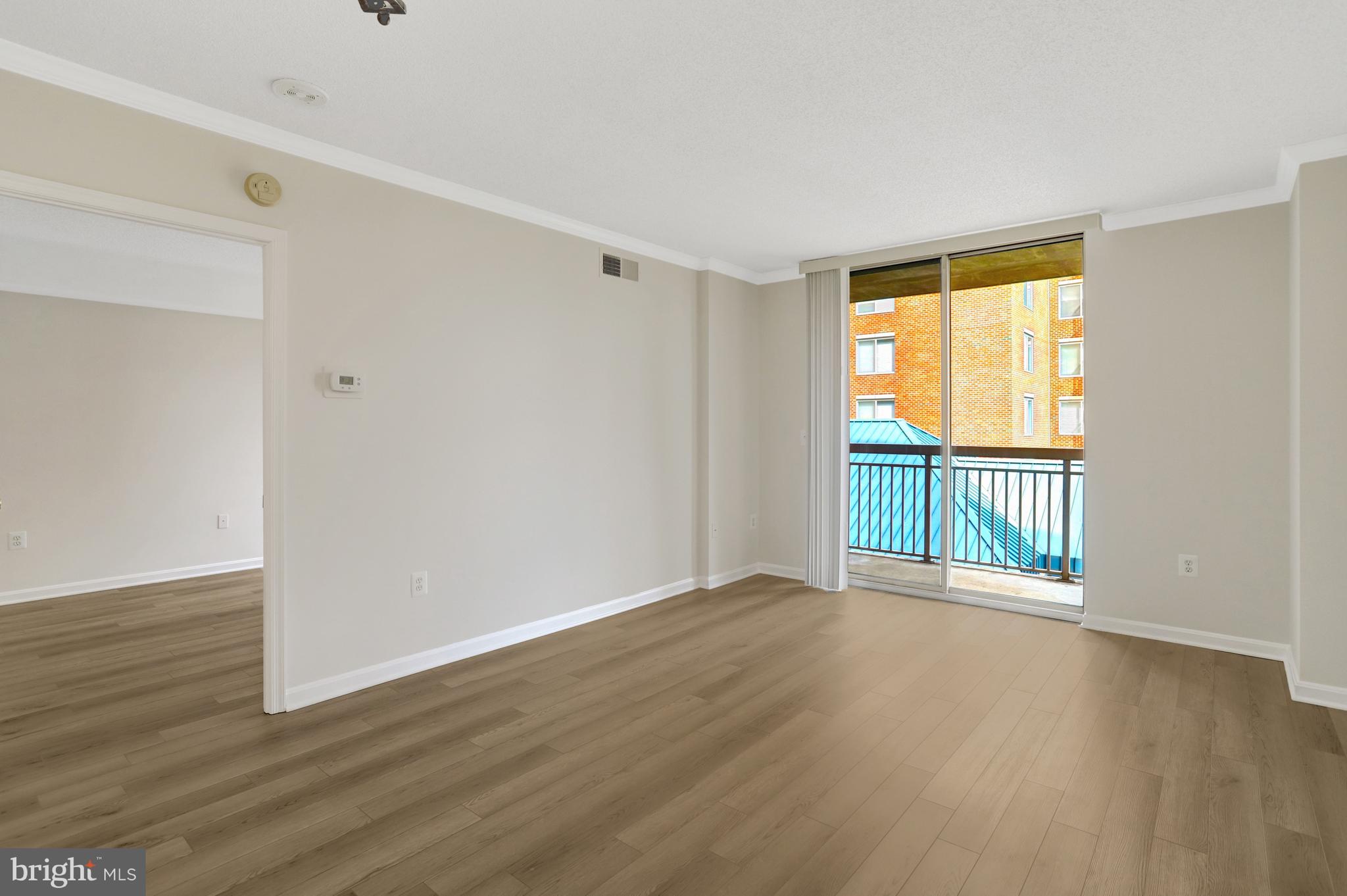 VIRGINIA SQUARE - Residential