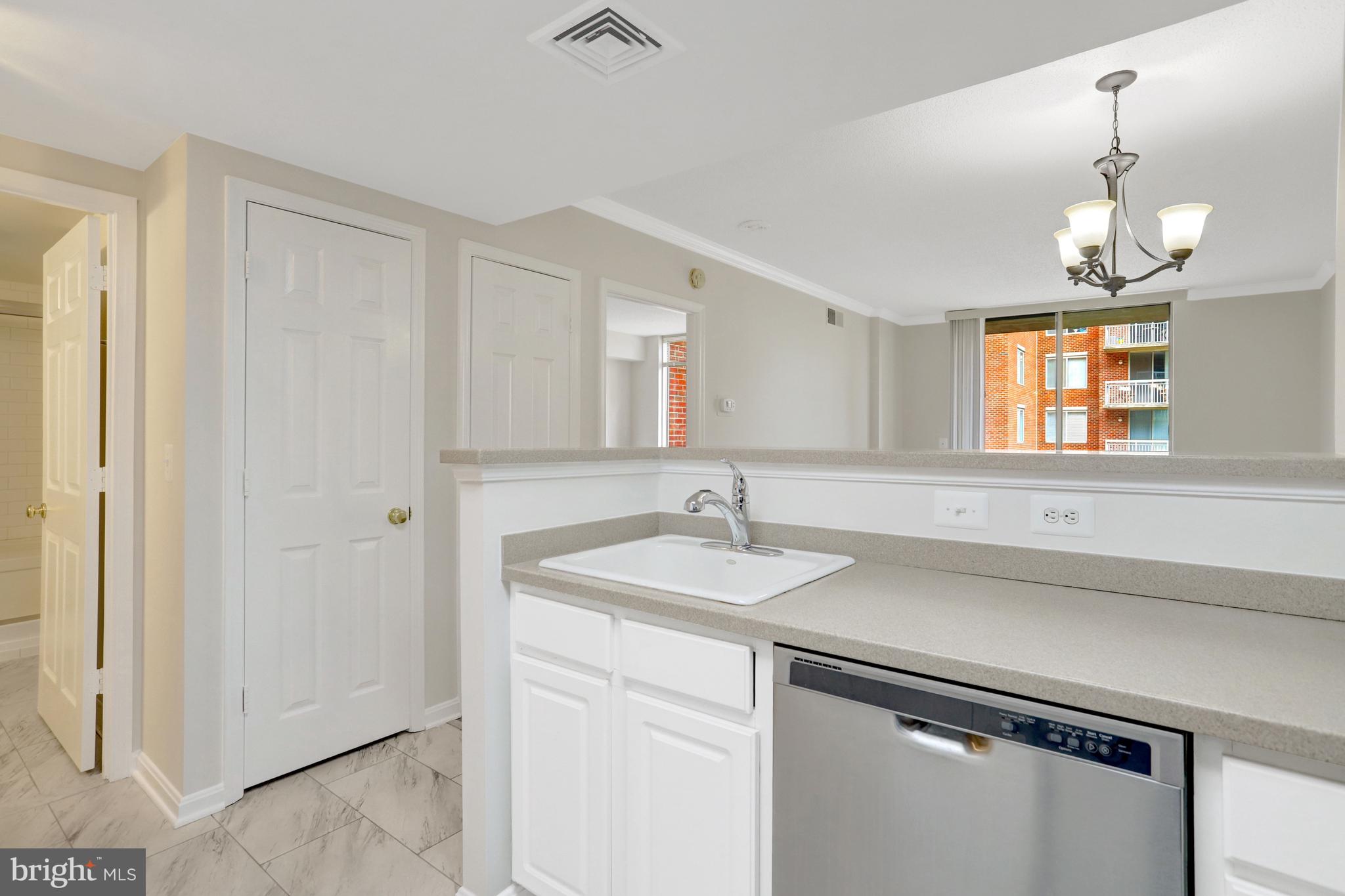 VIRGINIA SQUARE - Residential