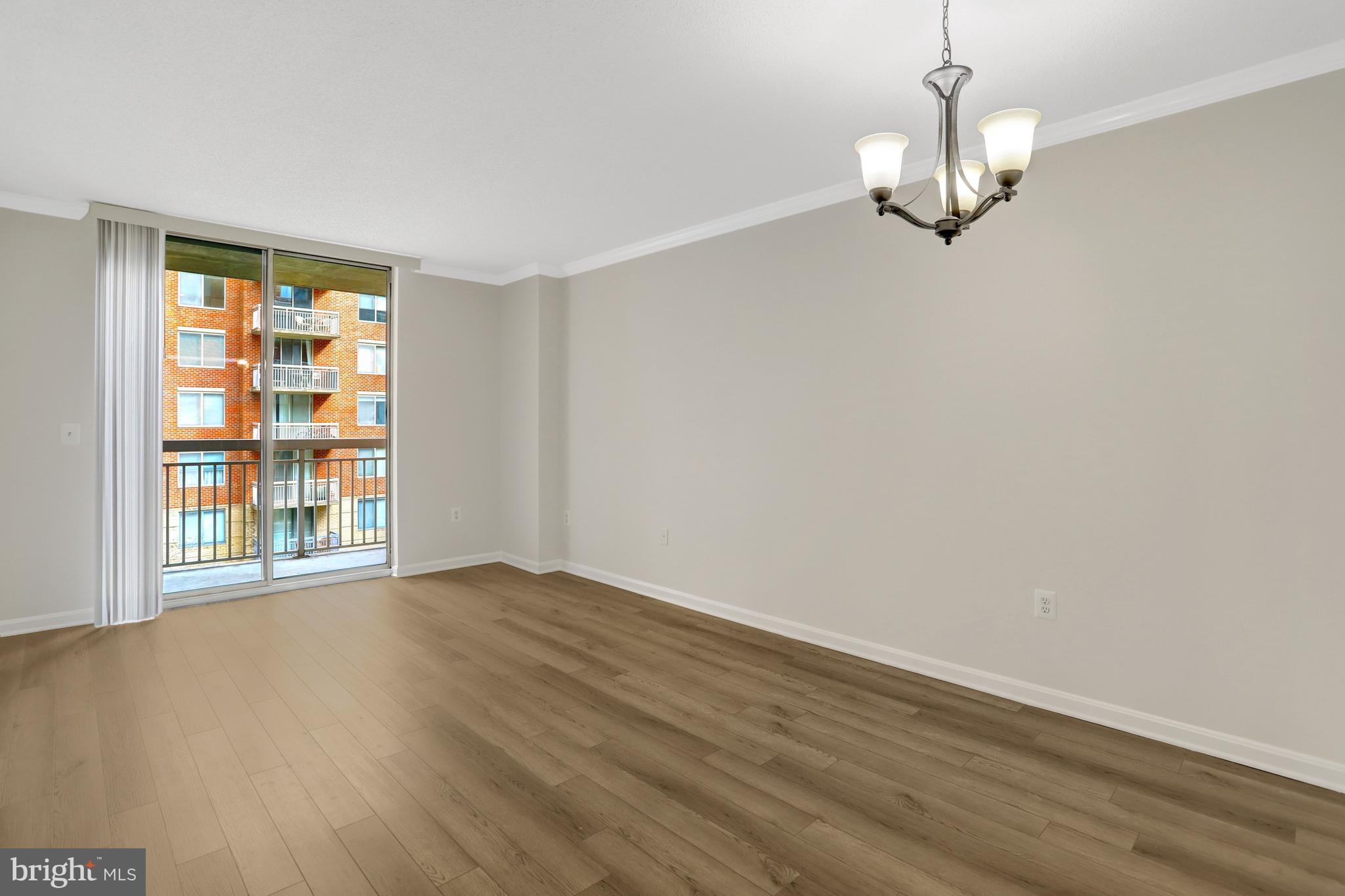 VIRGINIA SQUARE - Residential