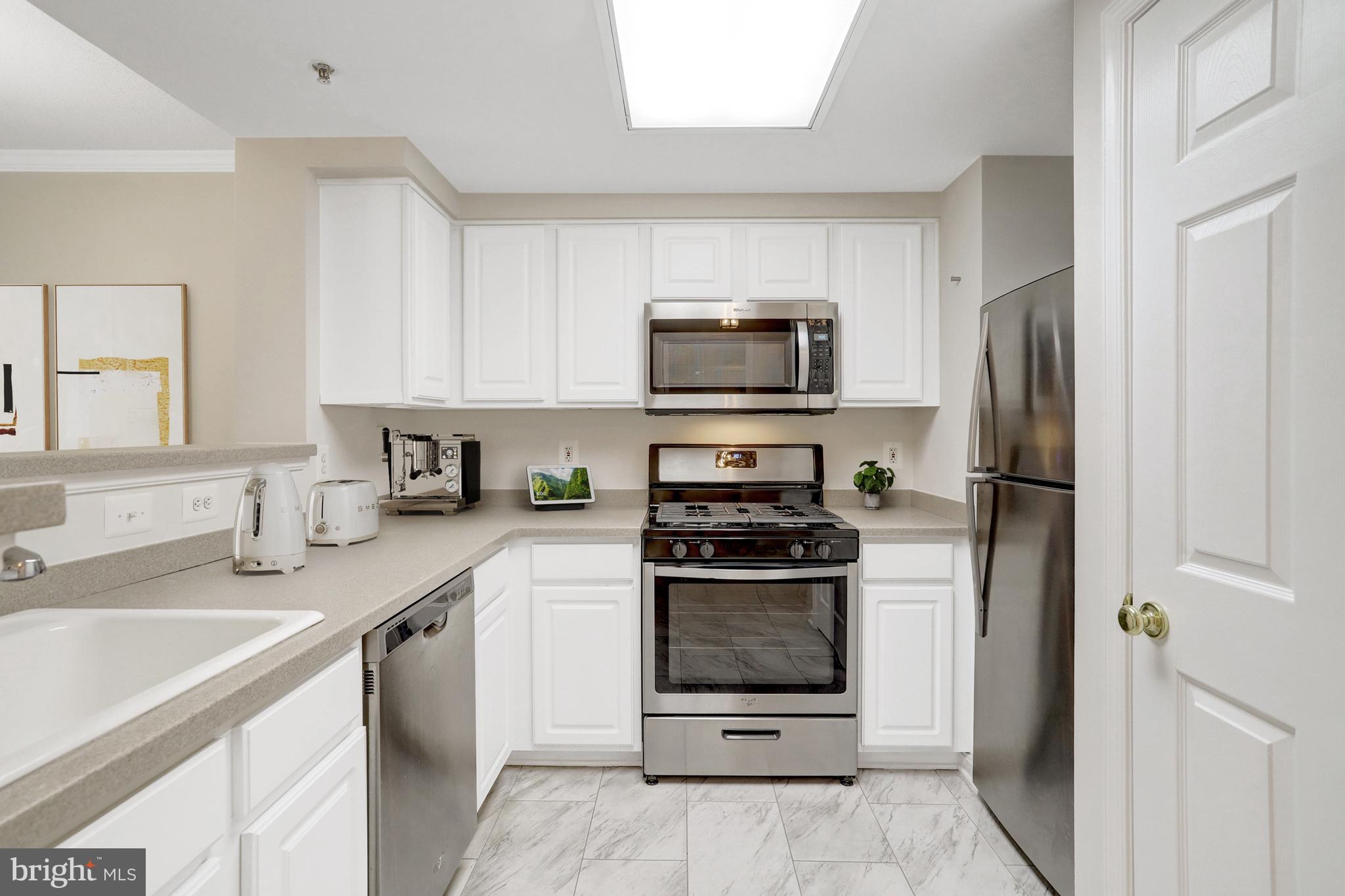 VIRGINIA SQUARE - Residential