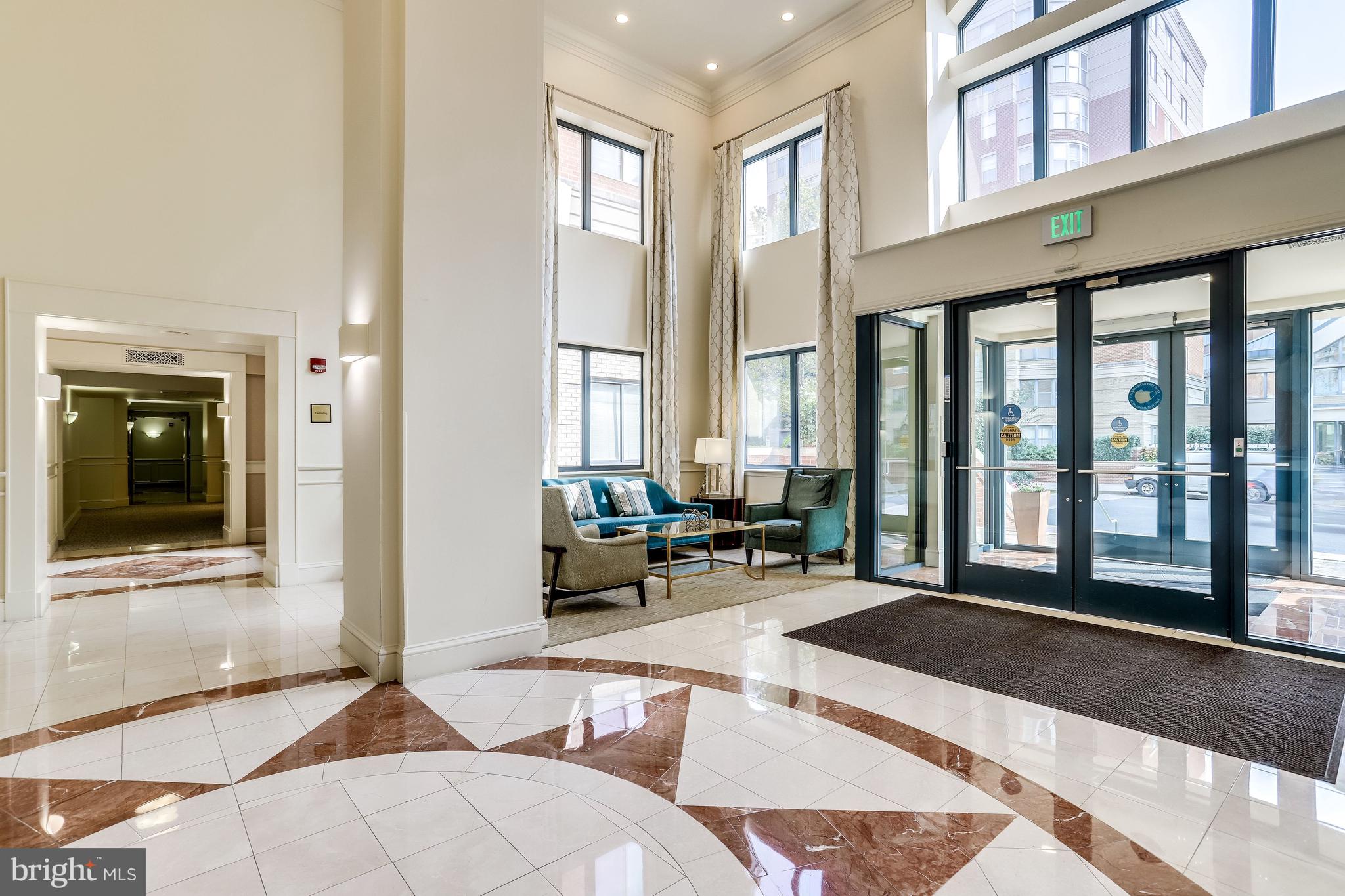 VIRGINIA SQUARE - Residential