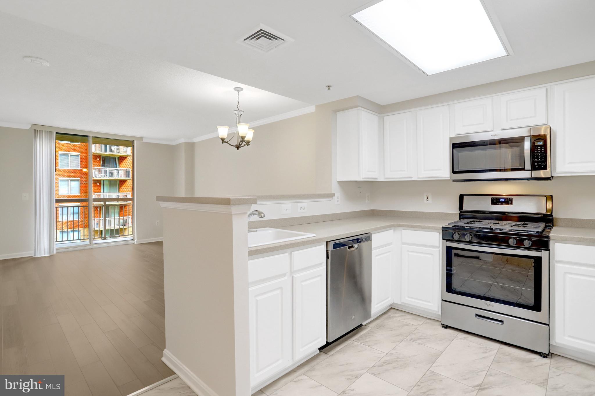 VIRGINIA SQUARE - Residential