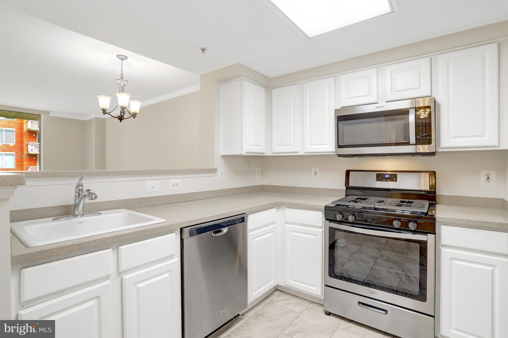 VIRGINIA SQUARE - Residential