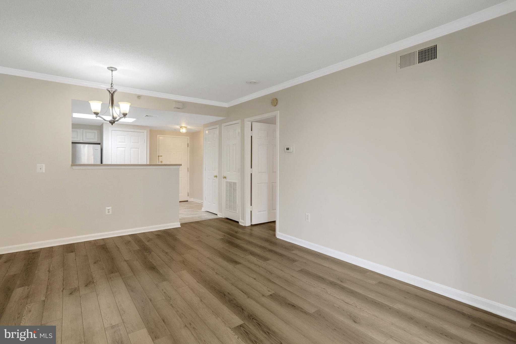 VIRGINIA SQUARE - Residential