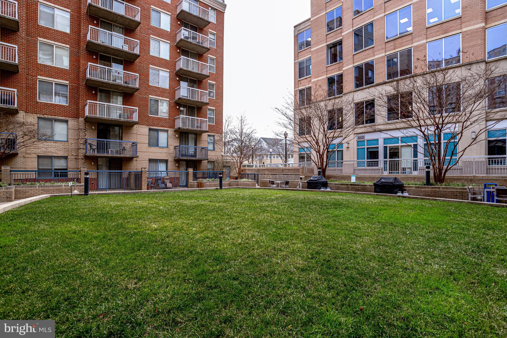 VIRGINIA SQUARE - Residential