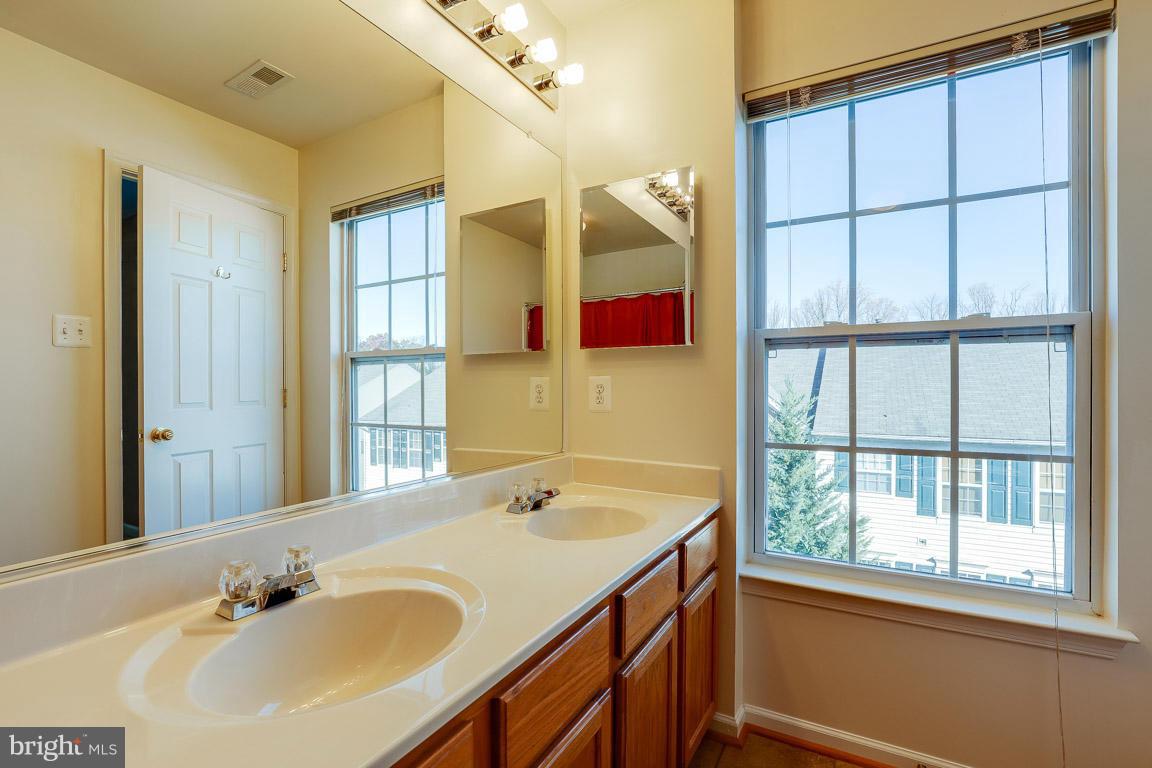 RUSSETT - Residential