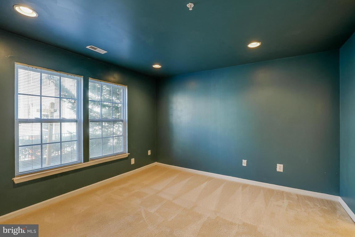 RUSSETT - Residential