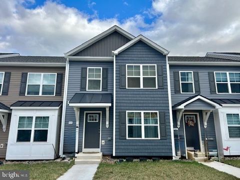 66 OLGA DRIVE MARTINSBURG WV 25403