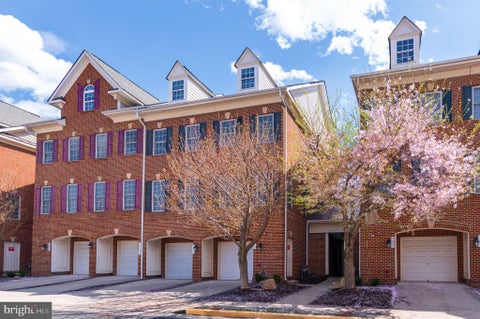 Townhouse For Rent - 4619 Hummingbird Lane<br/> FAIRFAX, VA 22033