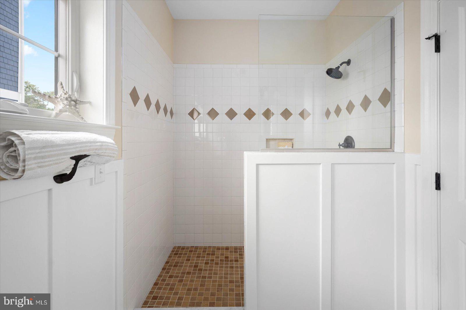 GLENN ACRES - Residential