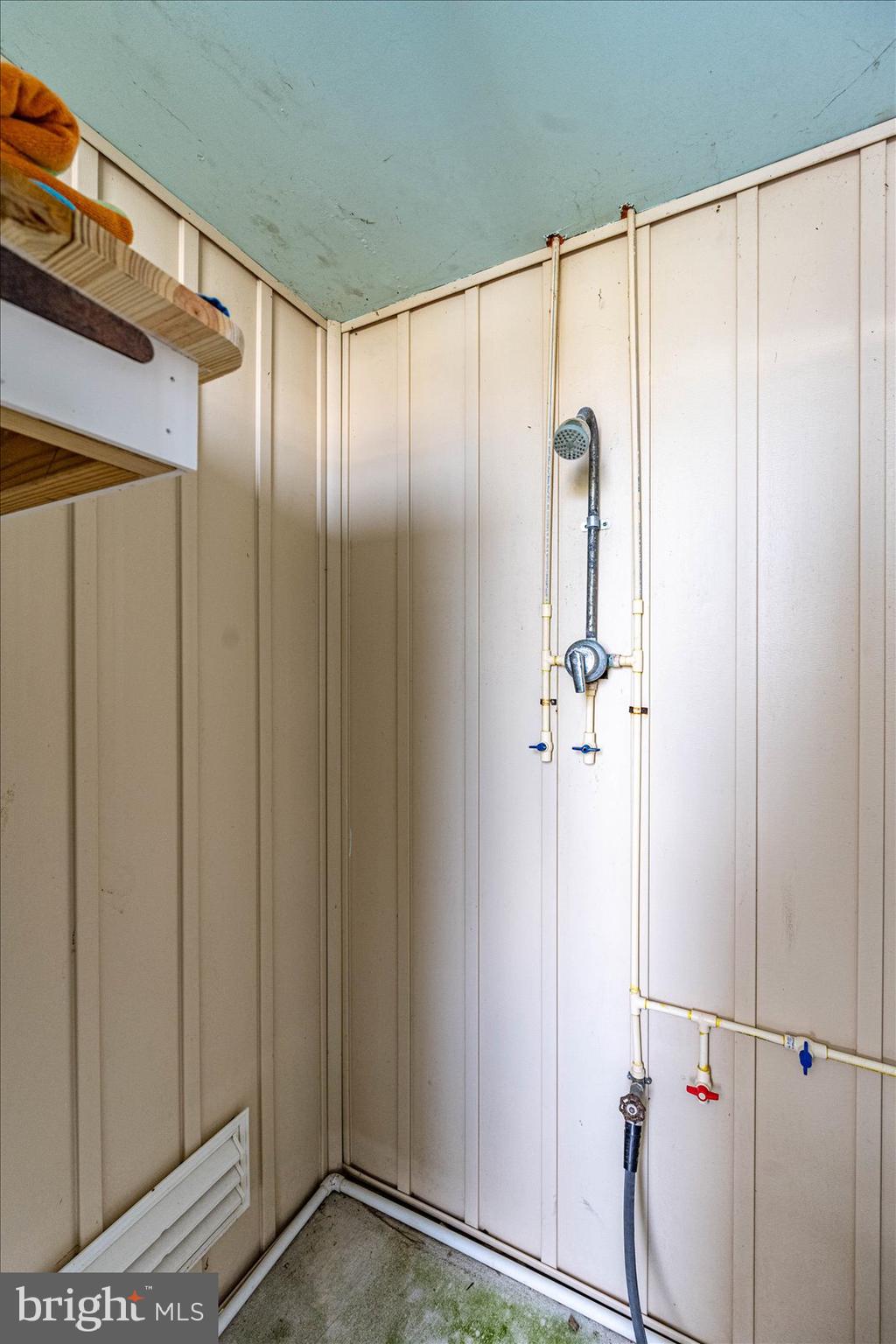 GLENN ACRES - Residential