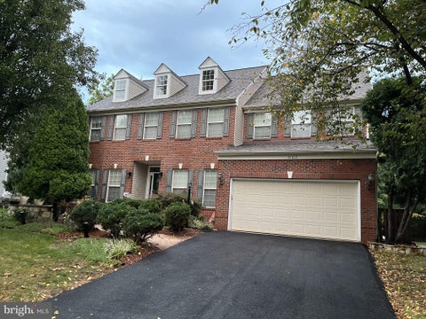 Photo of 21419 Ashburn Run Place, ASHBURN, VA 20147 (MLS # VALO2135202)