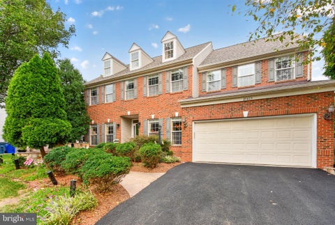 Photo of 21419 Ashburn Run Place, ASHBURN, VA 20147 (MLS # VALO2135202)