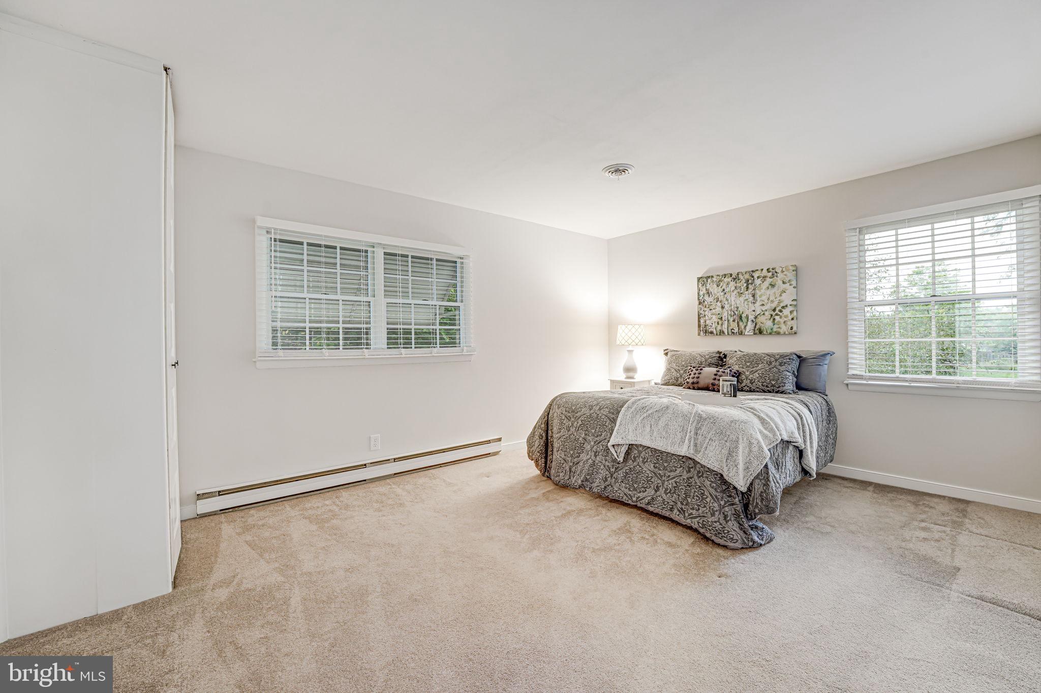 STONEYBROOKE - Residential