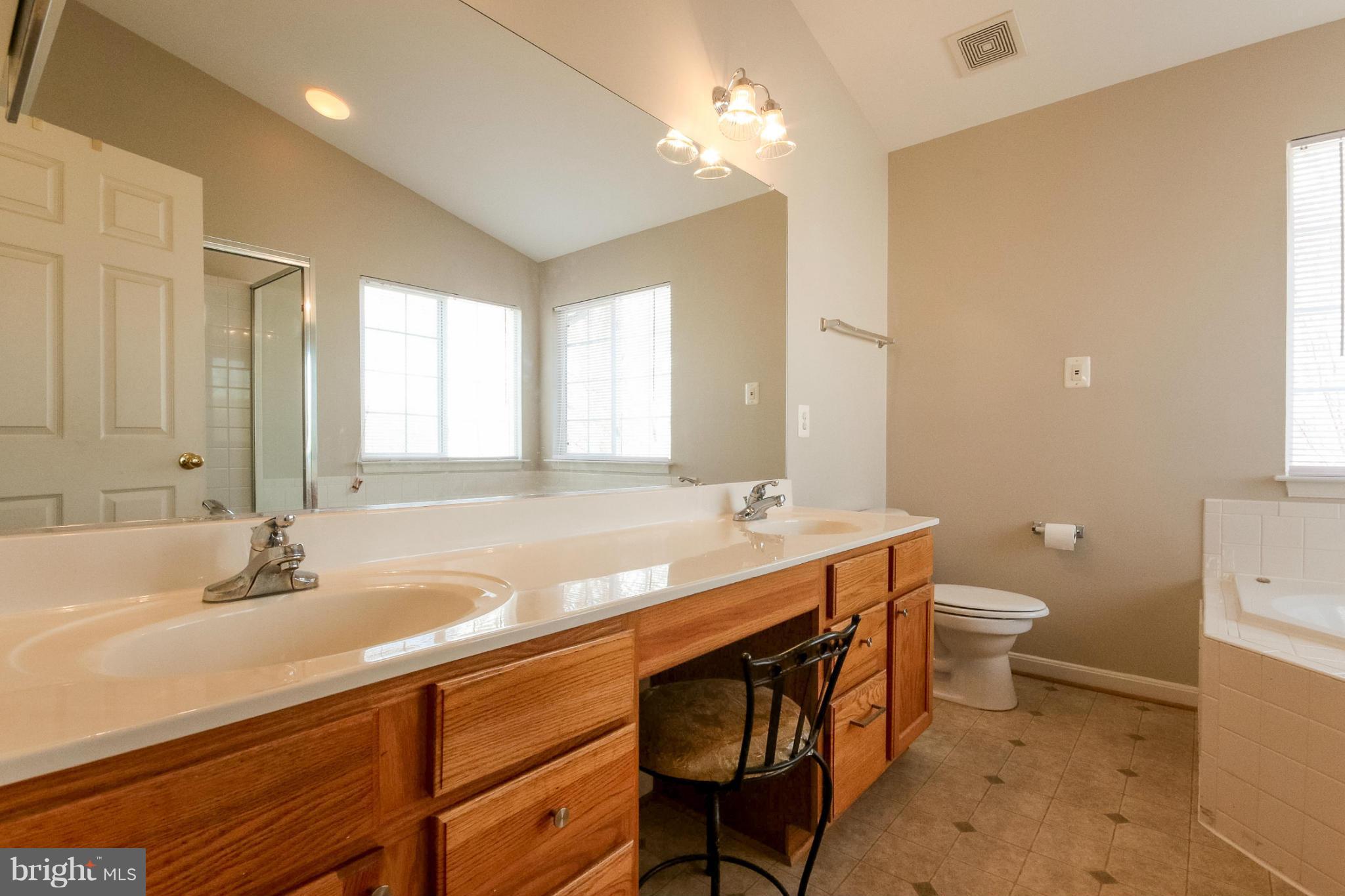 YOUNG ESTATE - Residential