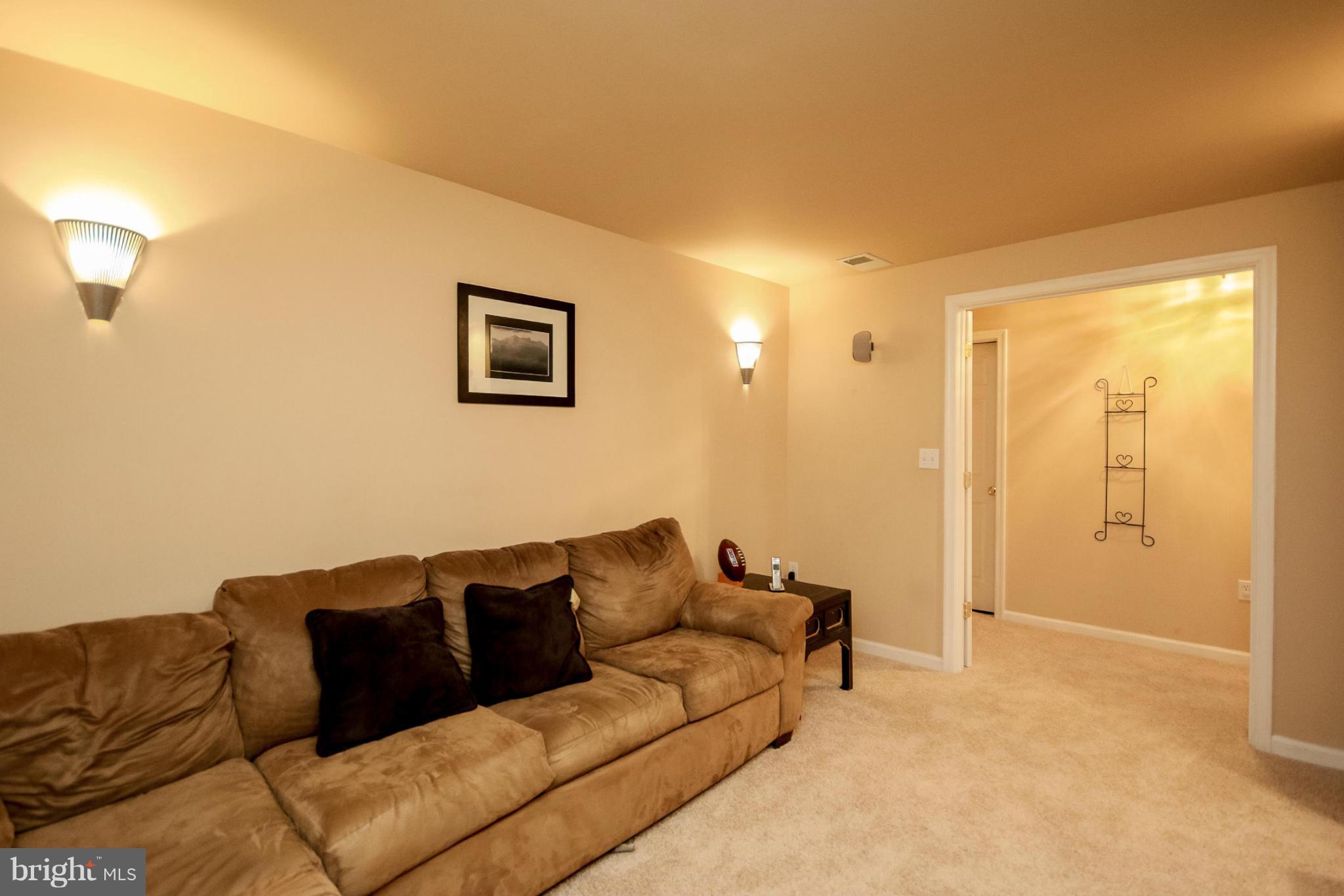 YOUNG ESTATE - Residential