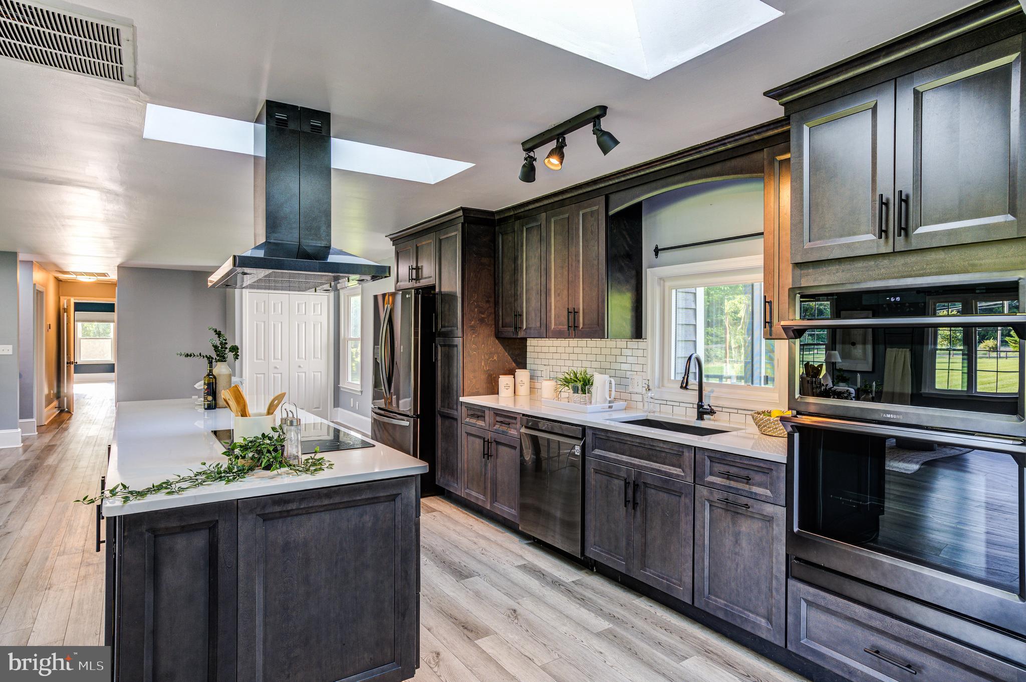 LAYTONSVILLE OUTSIDE - Residential