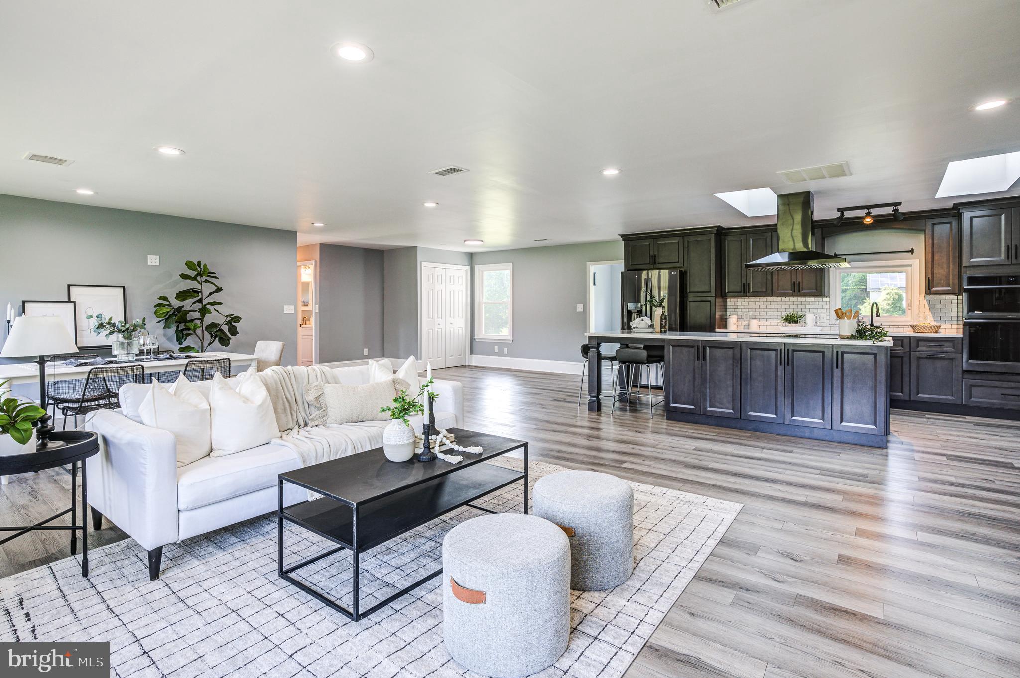 LAYTONSVILLE OUTSIDE - Residential
