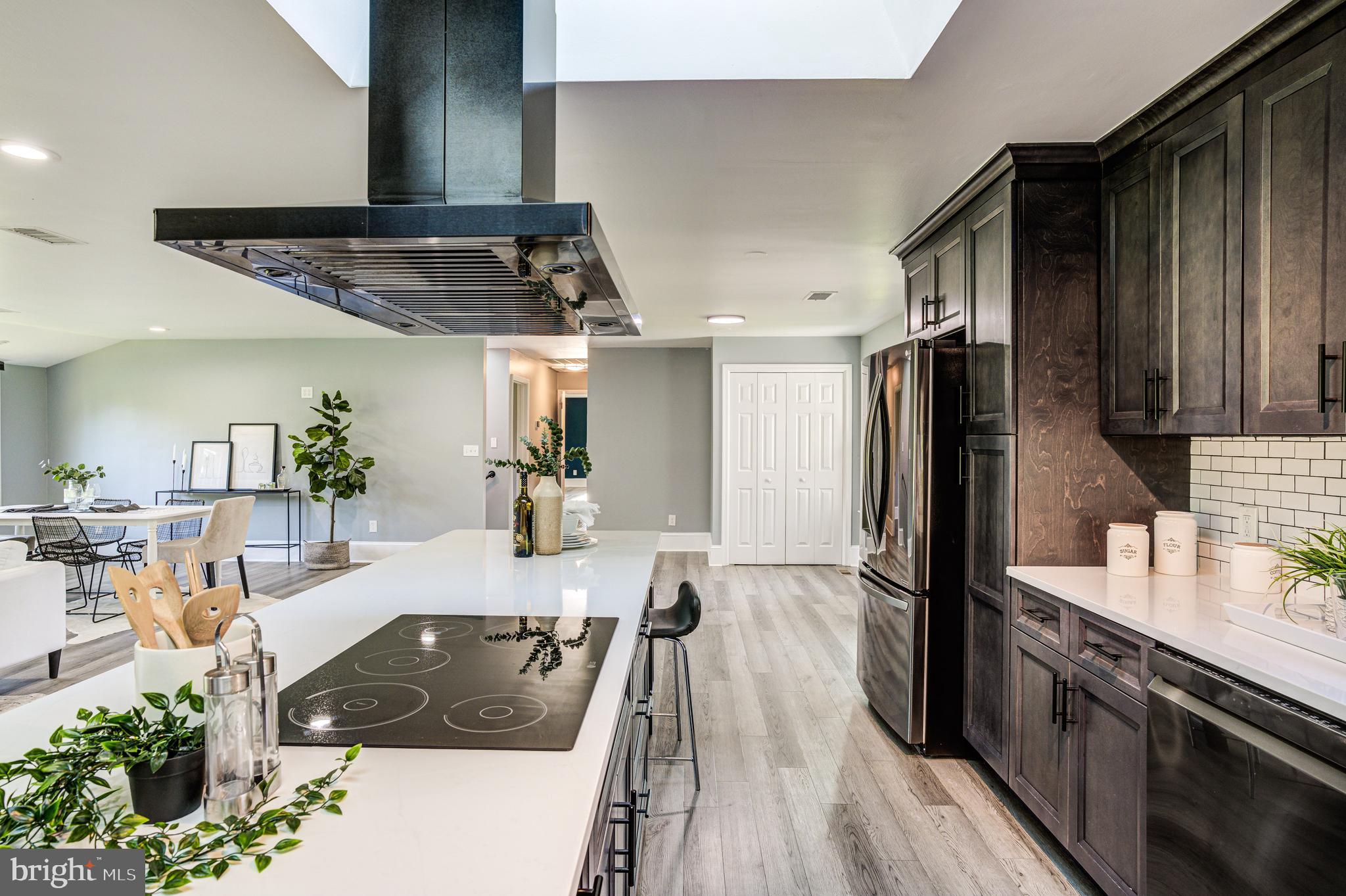 LAYTONSVILLE OUTSIDE - Residential