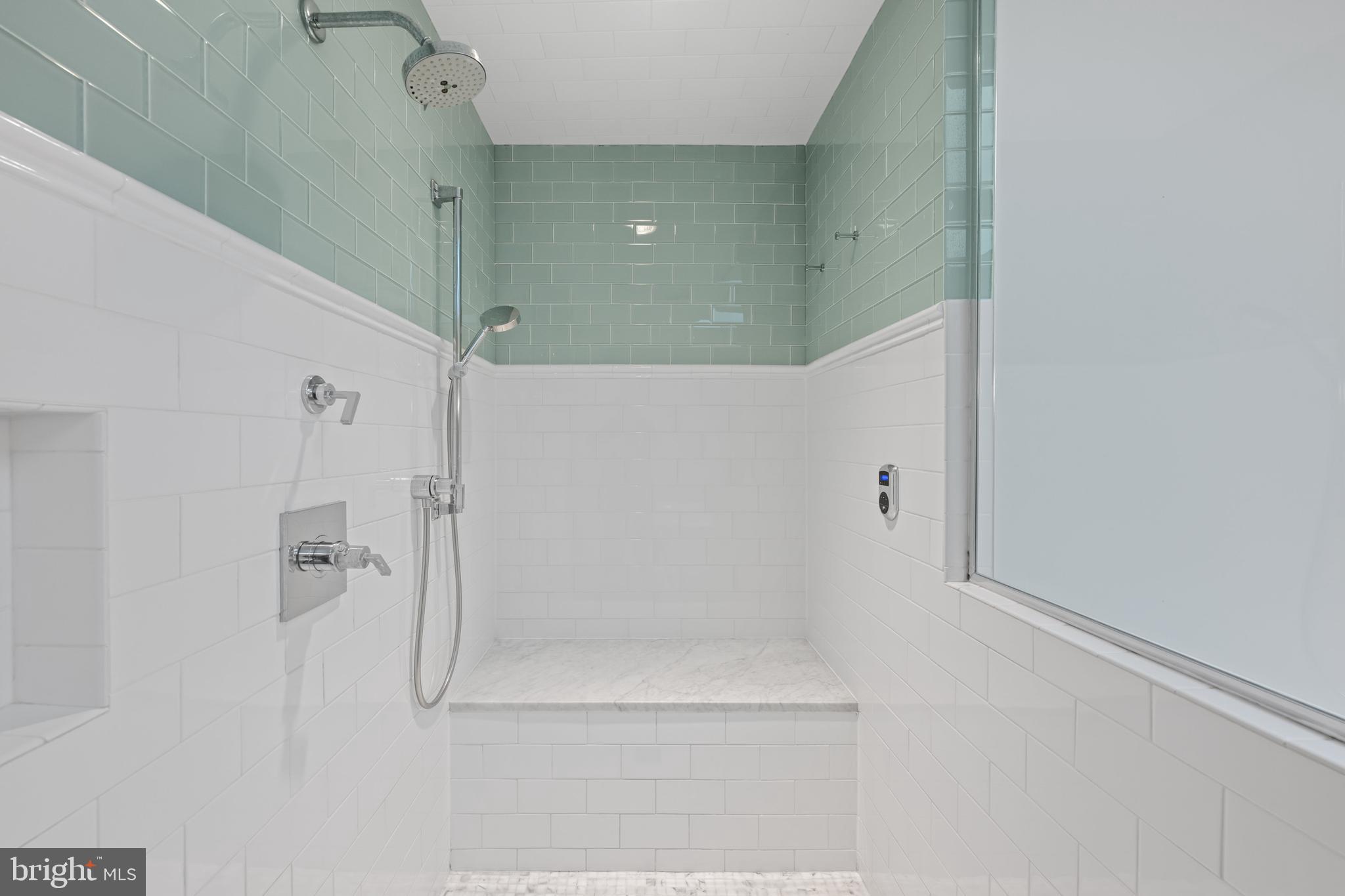 BANNOCKBURN ESTATES - Residential