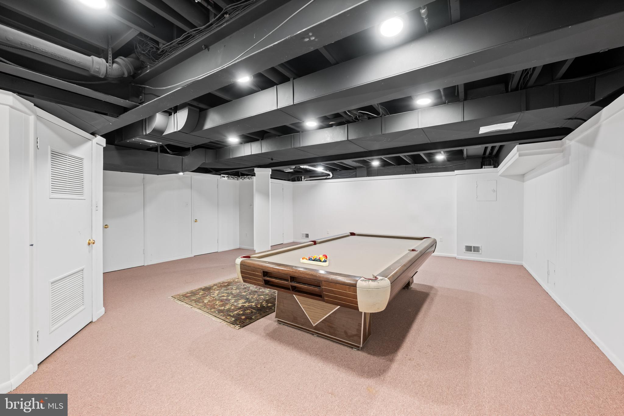 BANNOCKBURN ESTATES - Residential