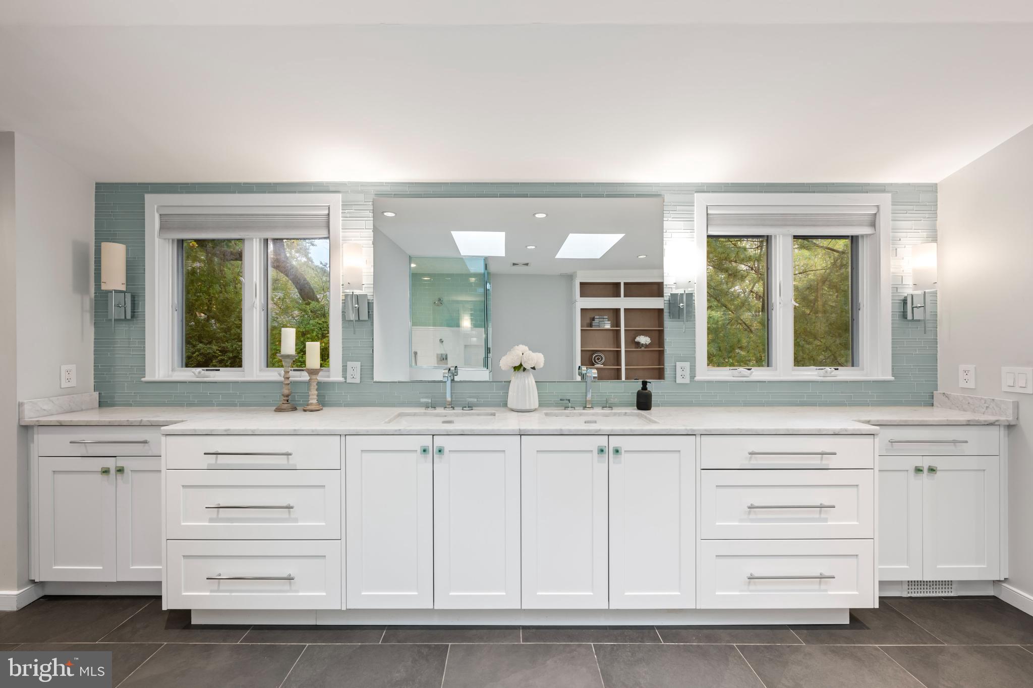 BANNOCKBURN ESTATES - Residential