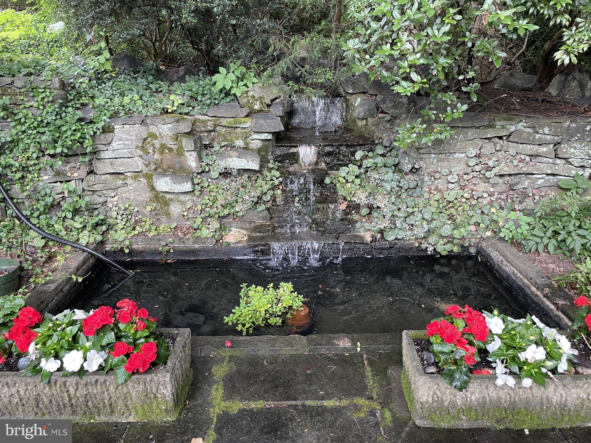 BANNOCKBURN ESTATES - Residential