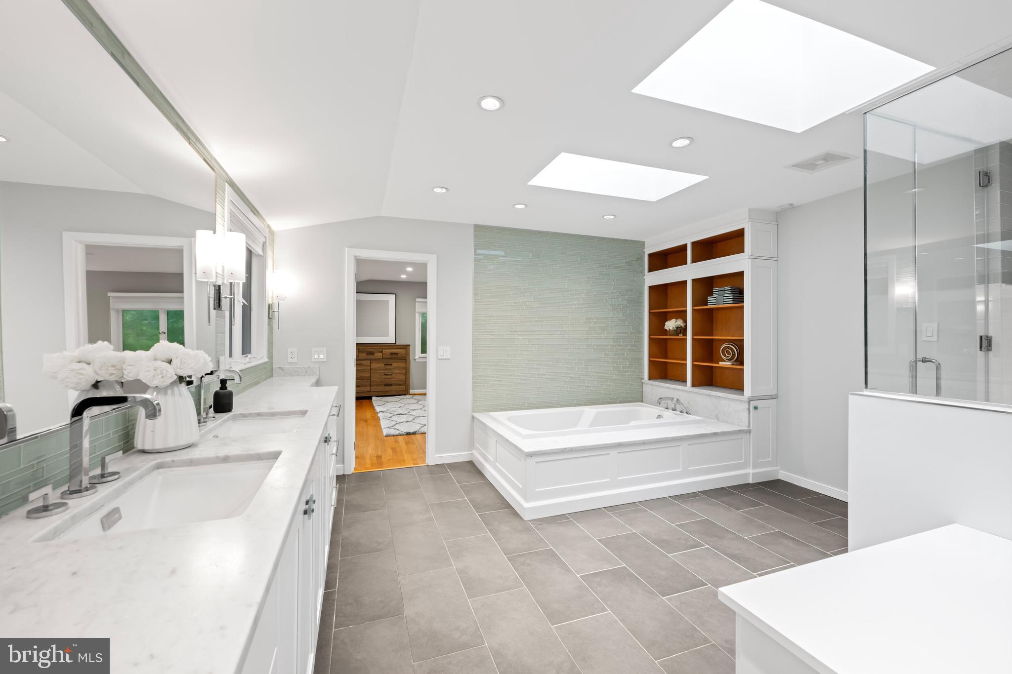 BANNOCKBURN ESTATES - Residential