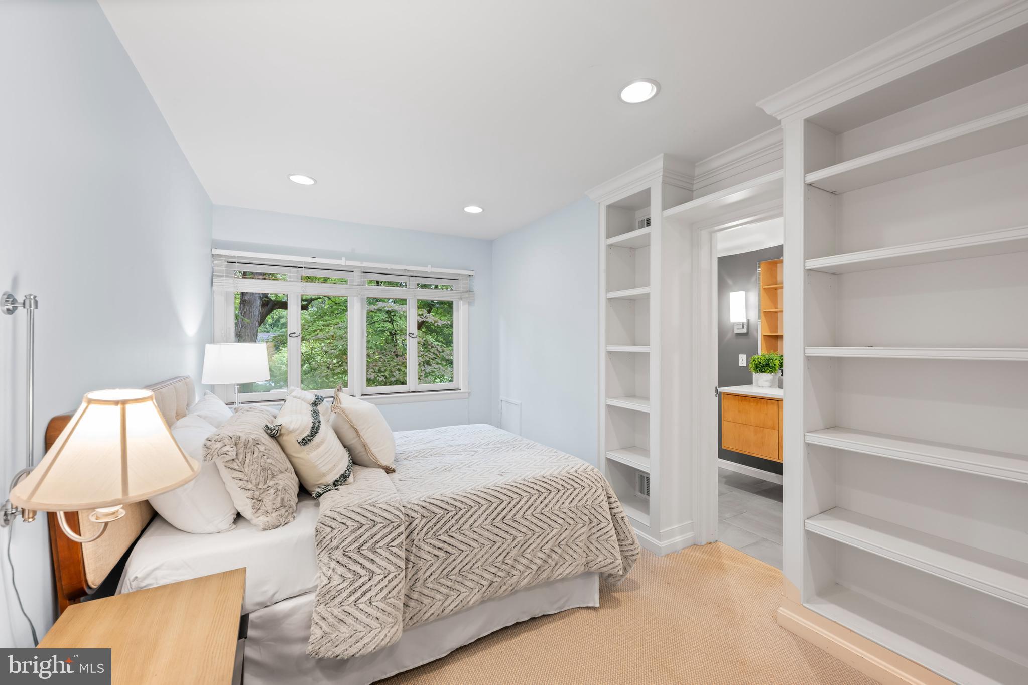 BANNOCKBURN ESTATES - Residential