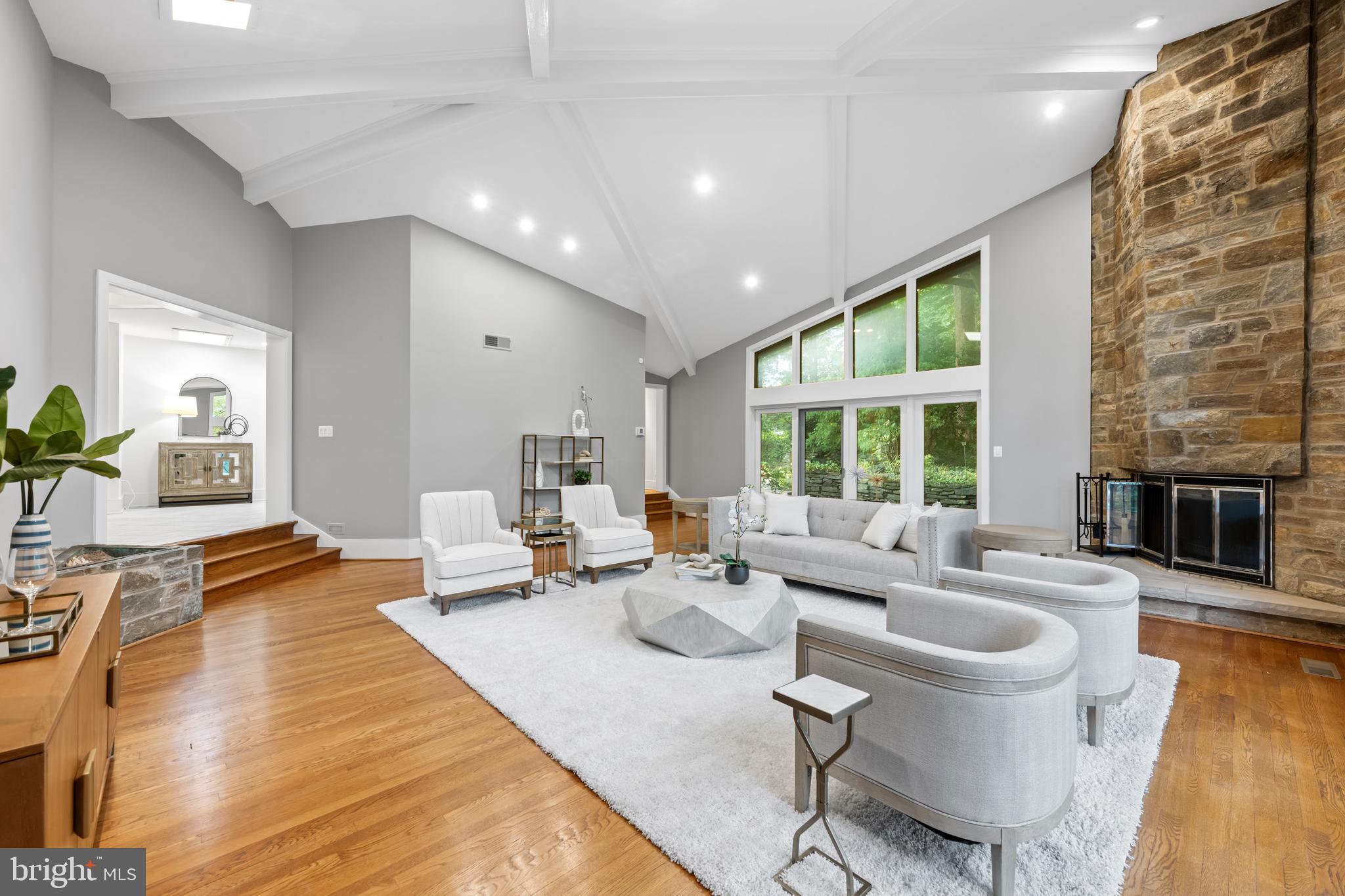 BANNOCKBURN ESTATES - Residential