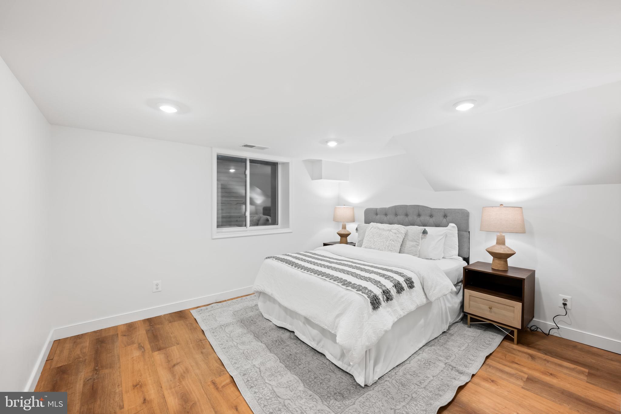 BANNOCKBURN ESTATES - Residential