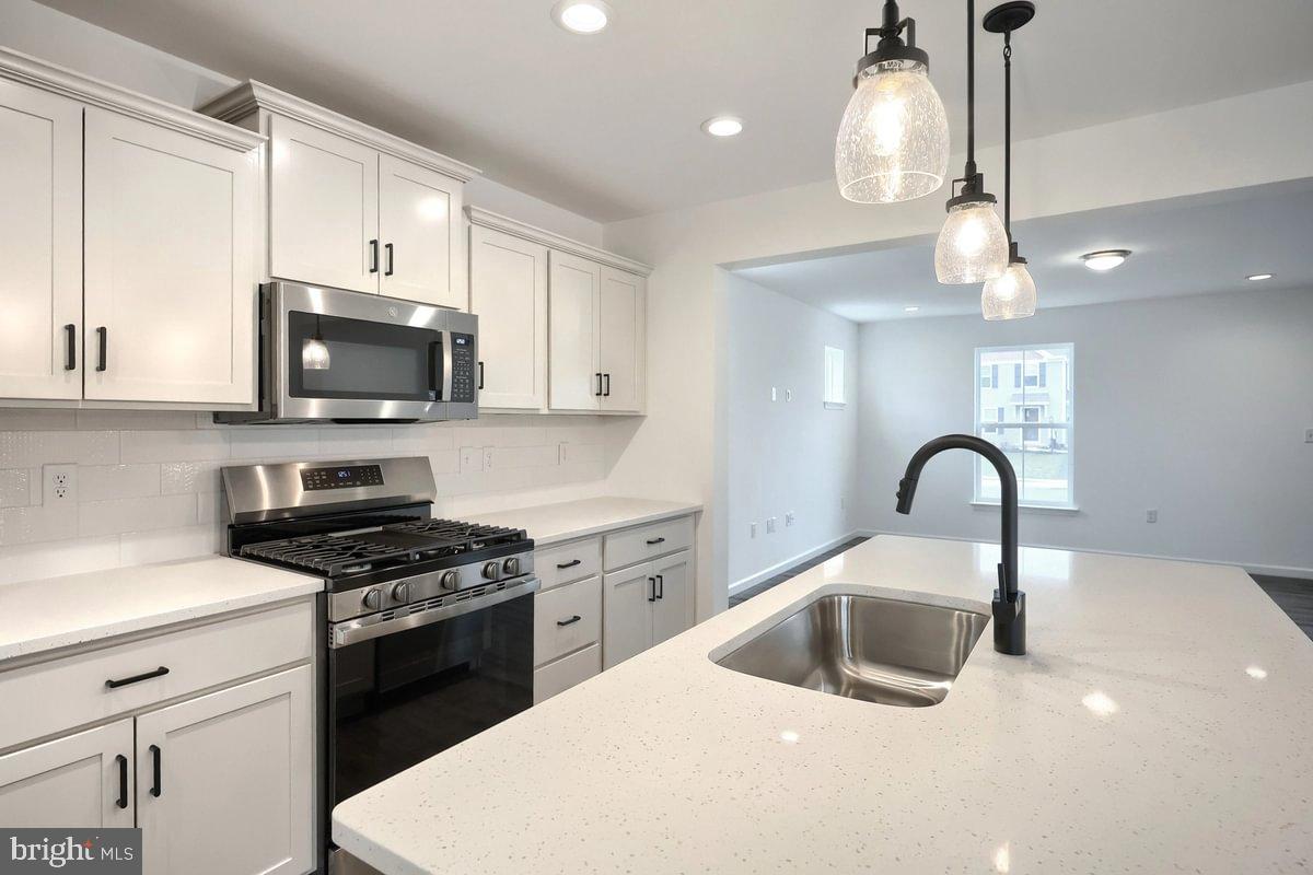 THE SEASONS - Residential