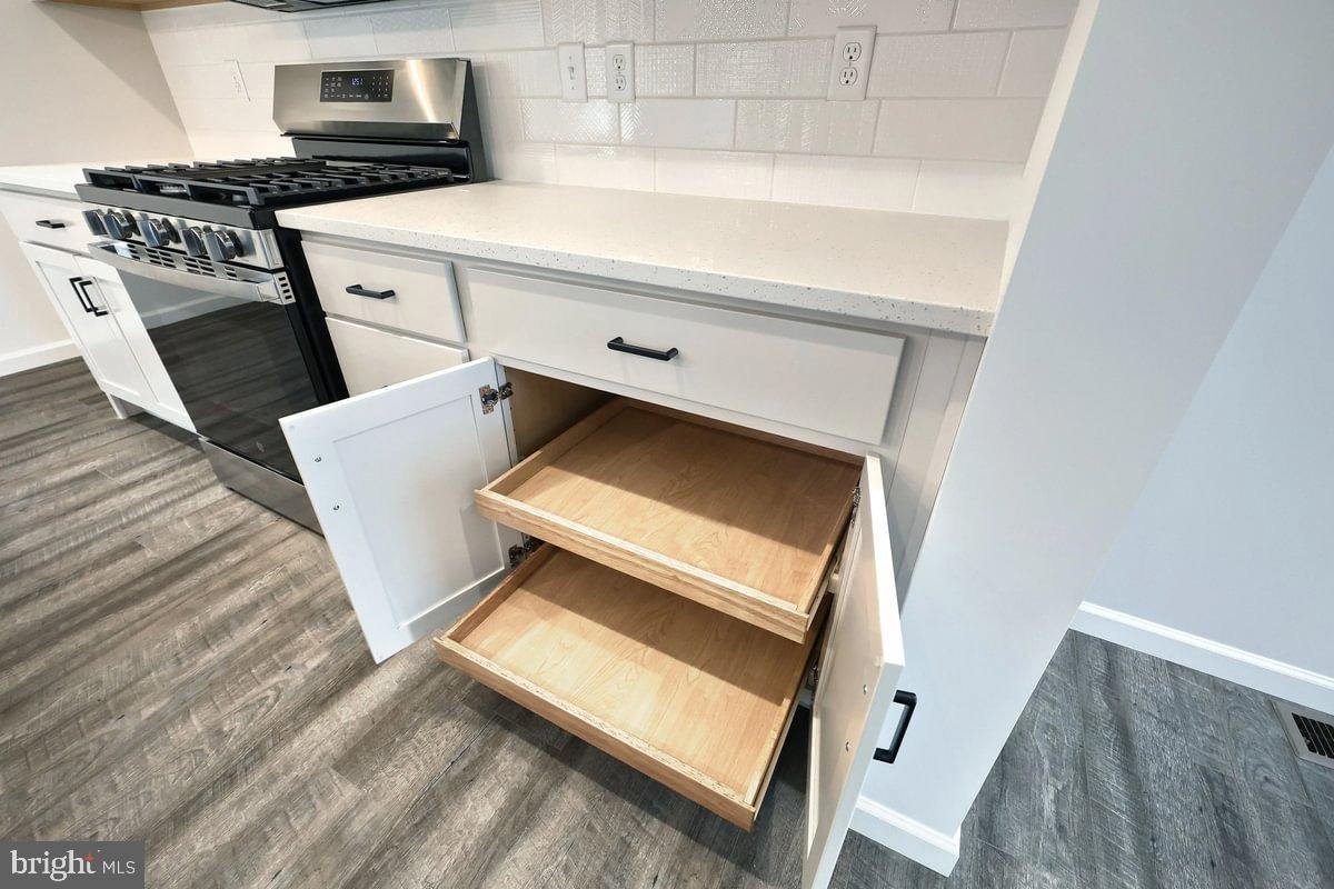 THE SEASONS - Residential