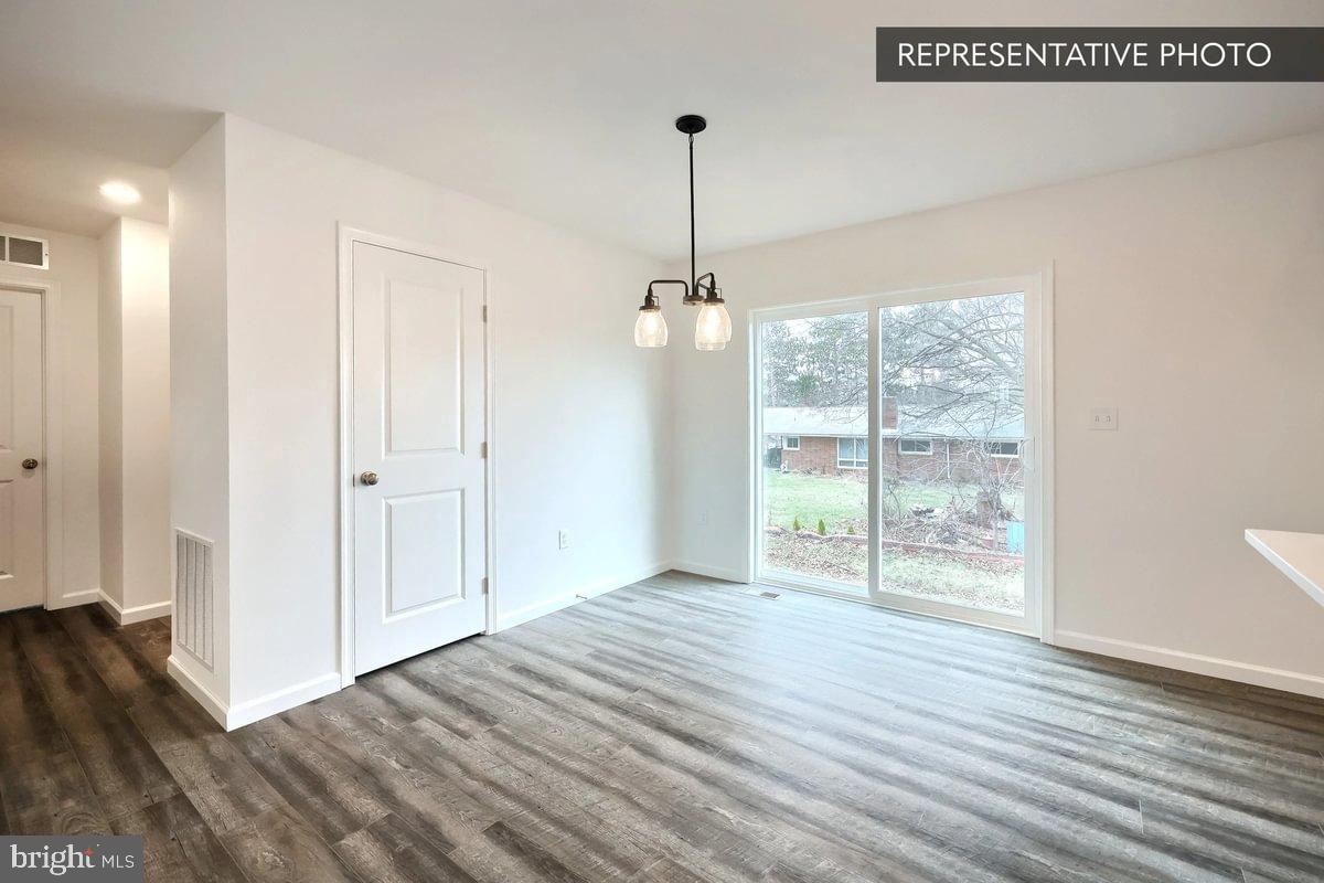 THE SEASONS - Residential