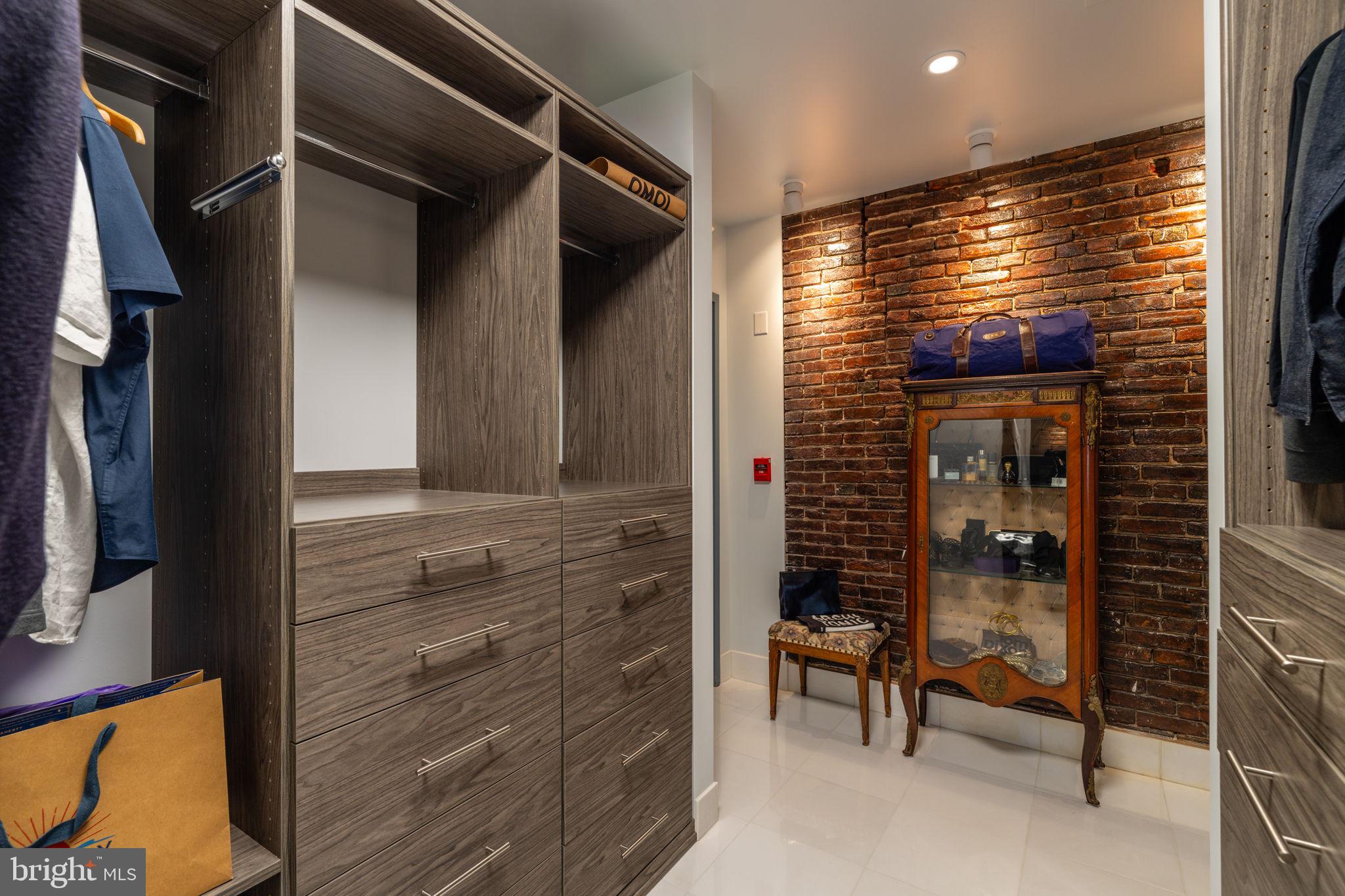 OLD CITY - Residential