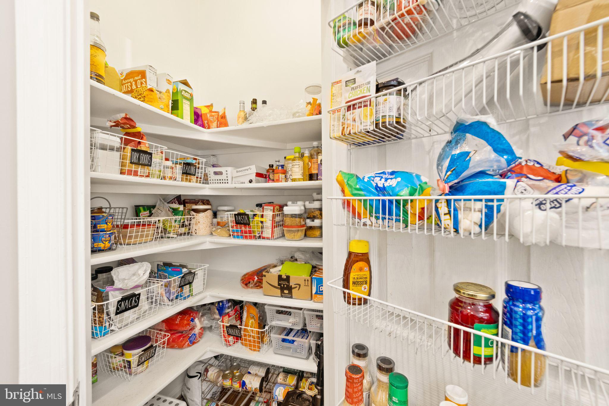 CRESTMONT TOWNHOUSES - Residential