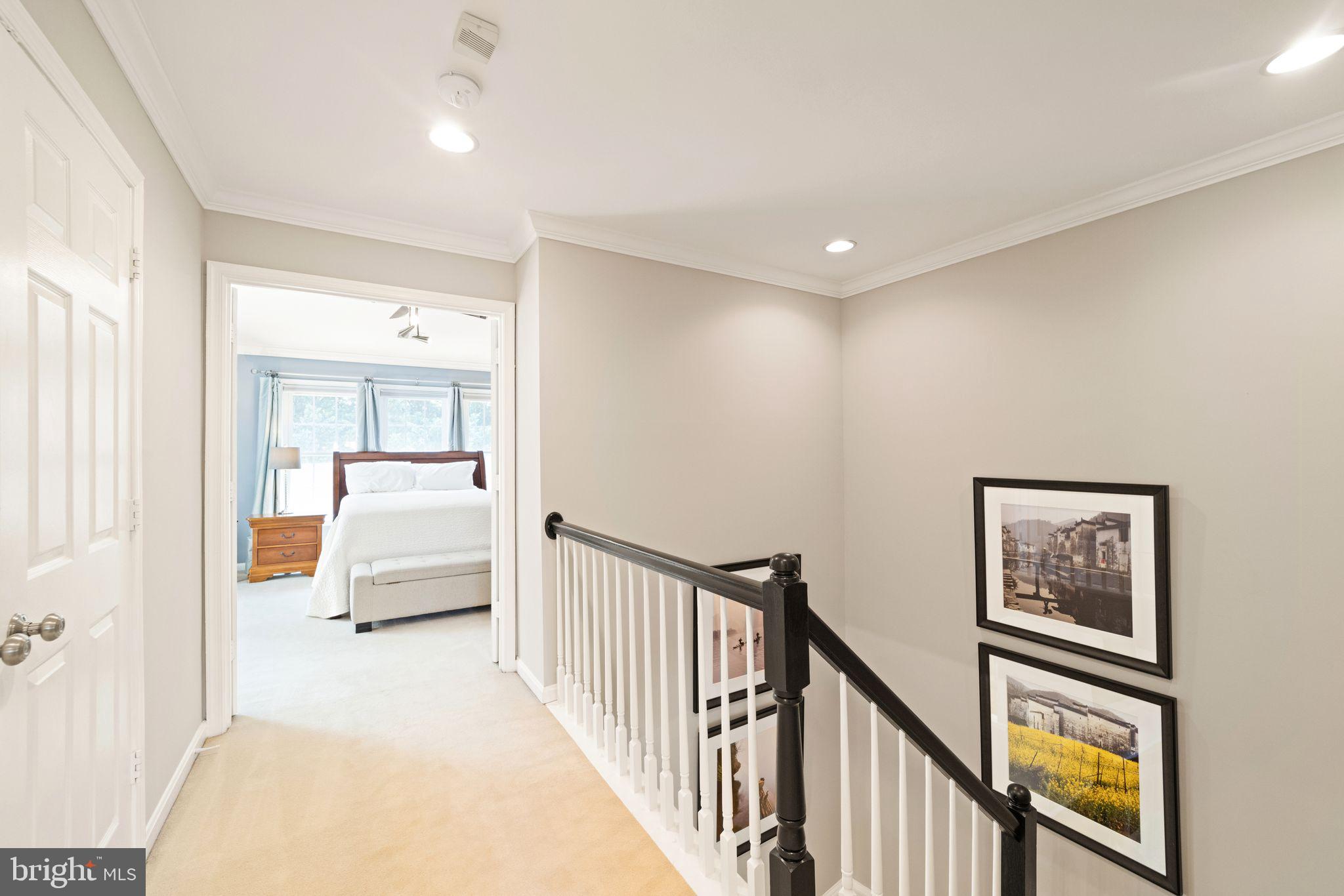 CRESTMONT TOWNHOUSES - Residential