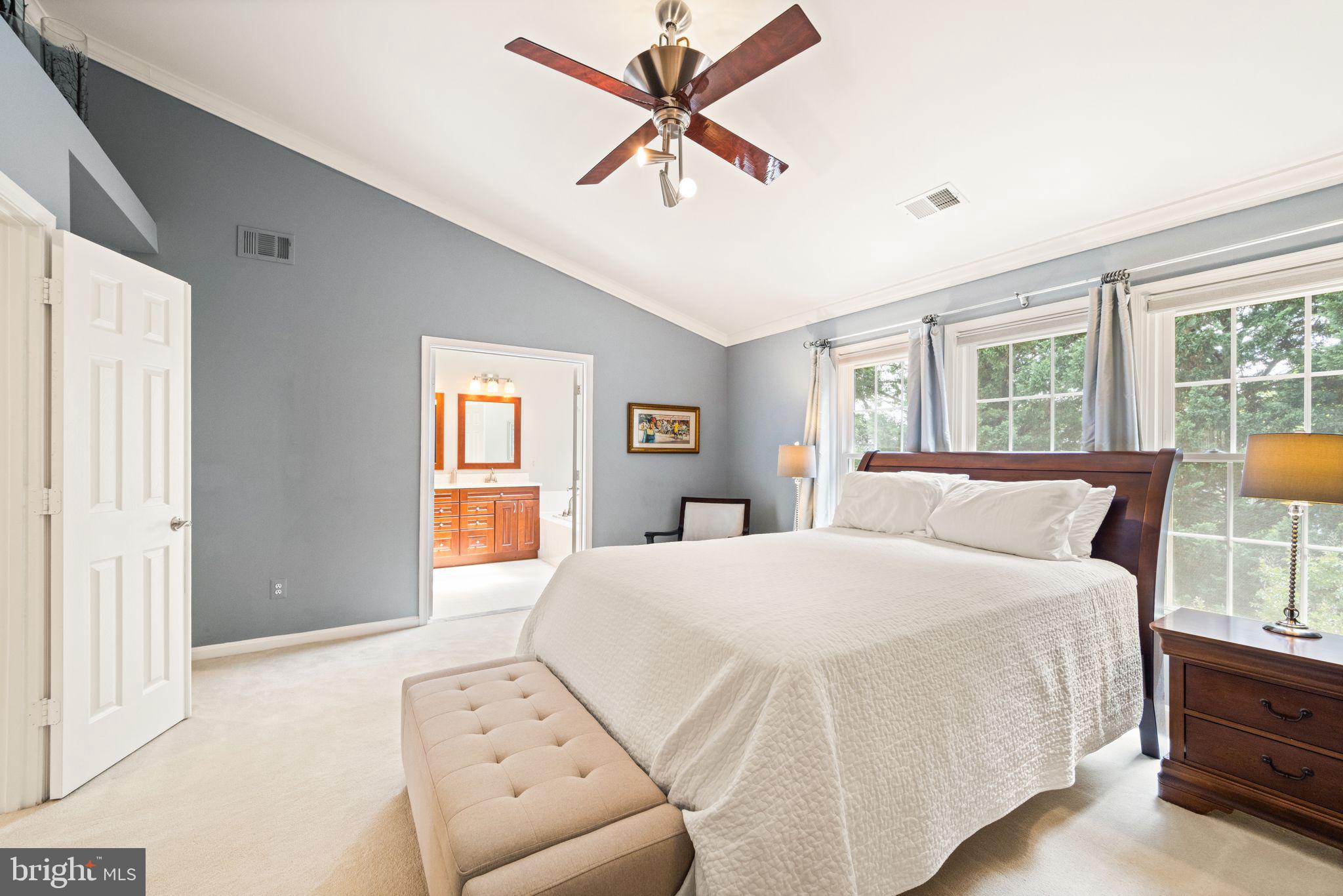 CRESTMONT TOWNHOUSES - Residential