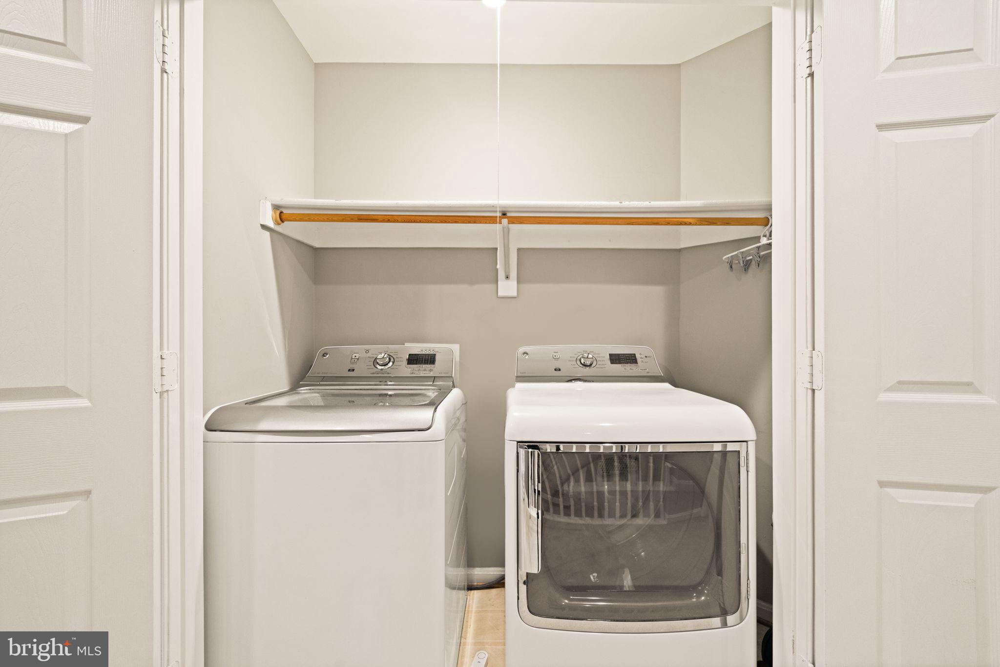 CRESTMONT TOWNHOUSES - Residential