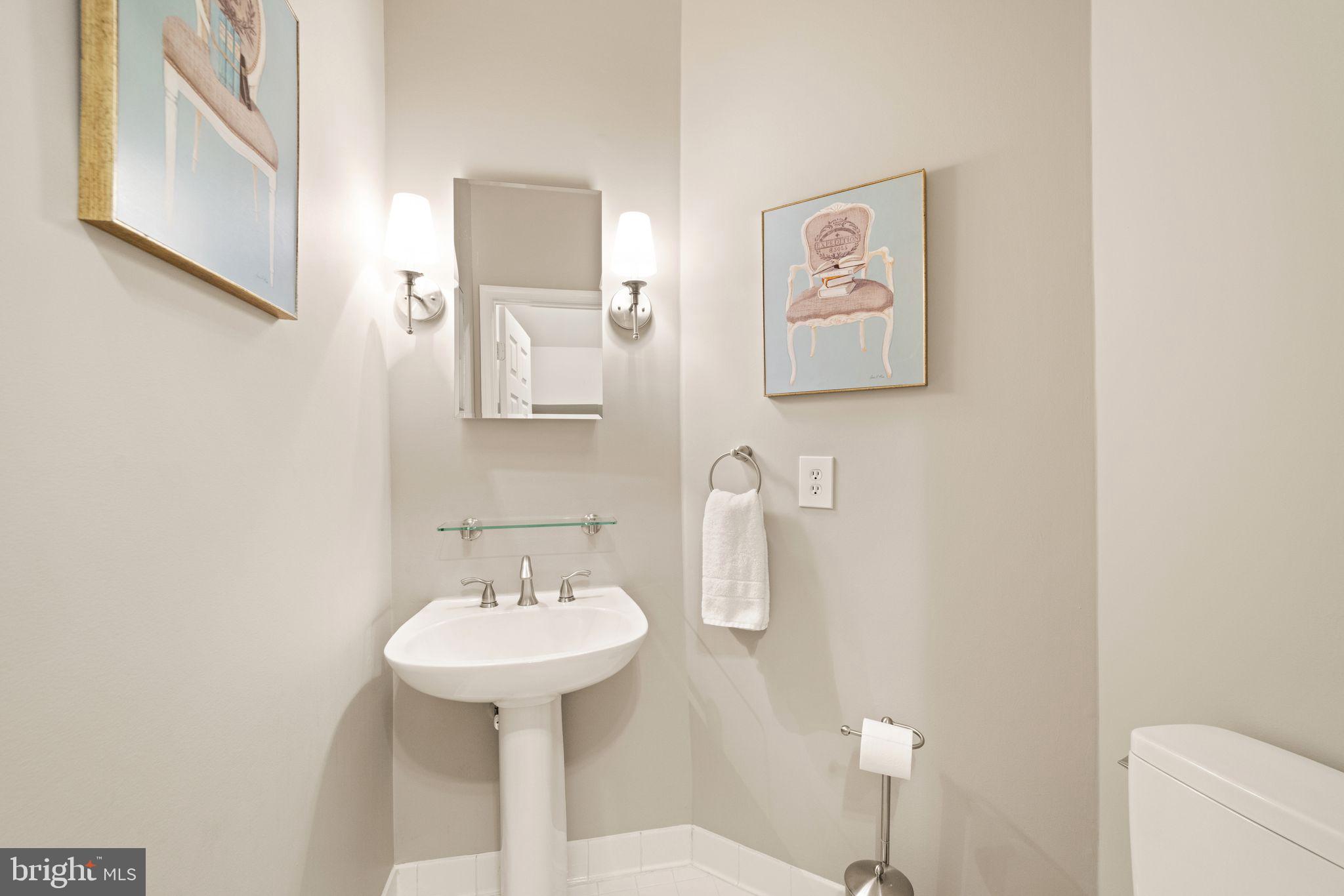 CRESTMONT TOWNHOUSES - Residential