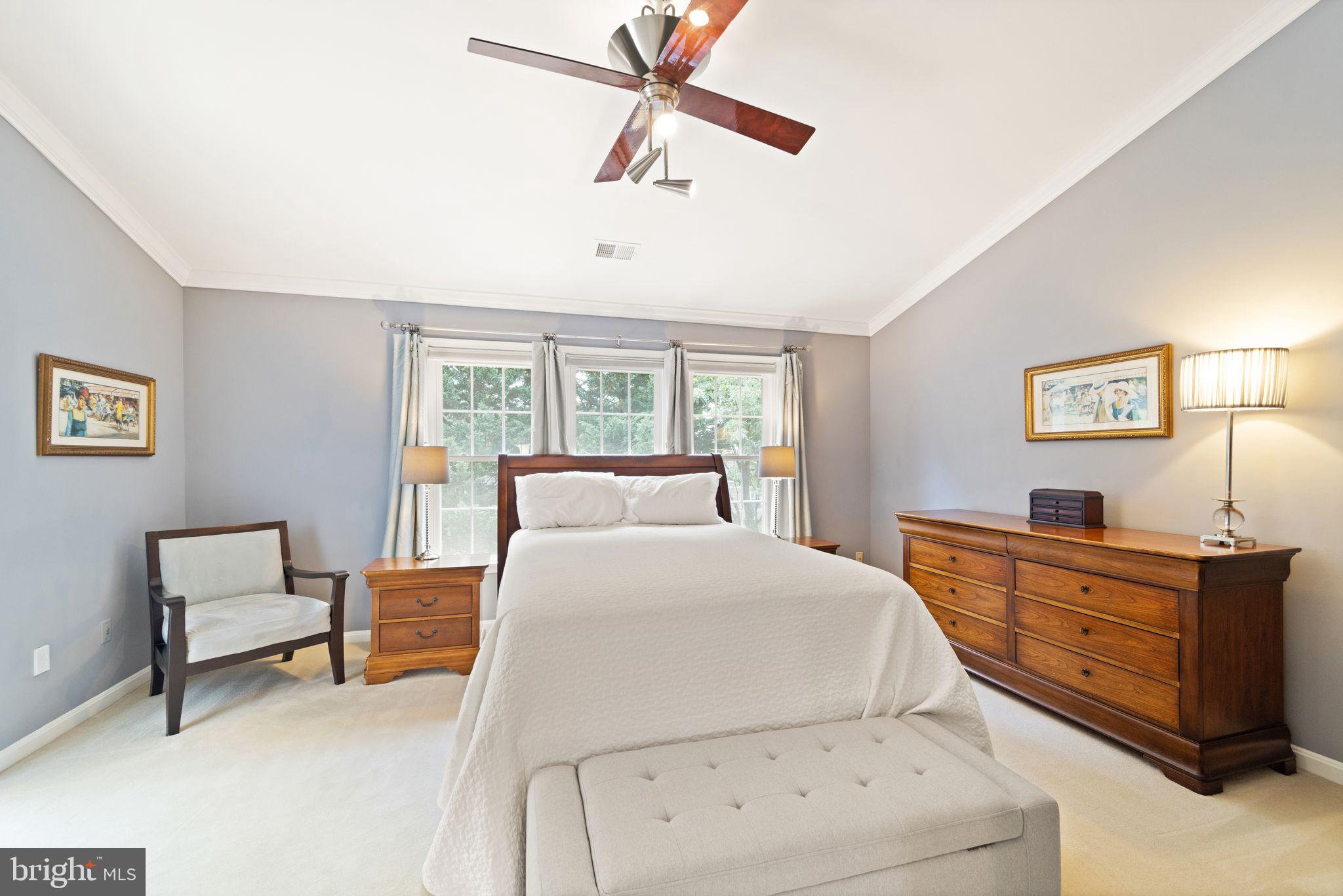 CRESTMONT TOWNHOUSES - Residential